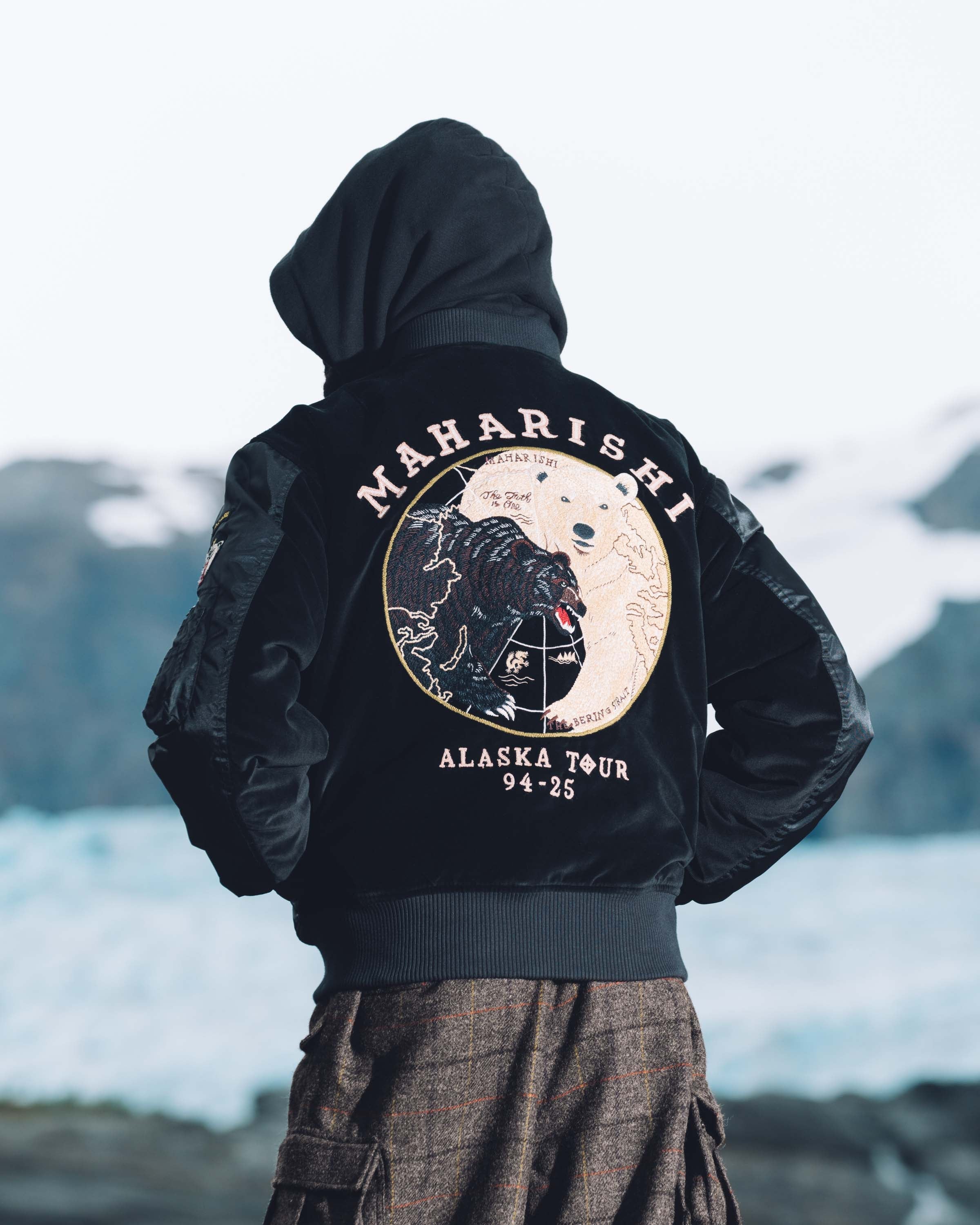 maharishi ジャケット　刺繍 Maharishi Men's Nekomata Tiger MA1 Jacket Flight in Black Maharishi