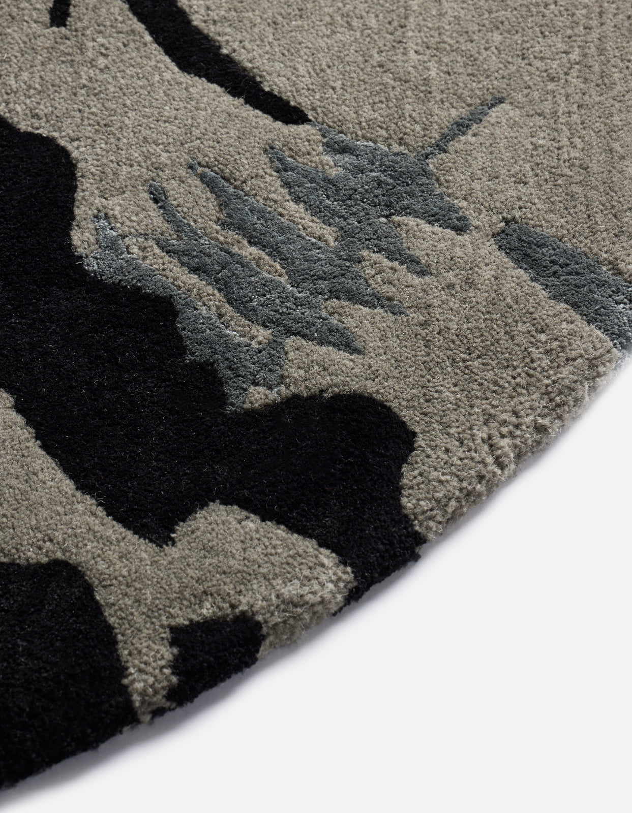 1108 DPM: Bonsai Forest Circular Rug Subdued Night