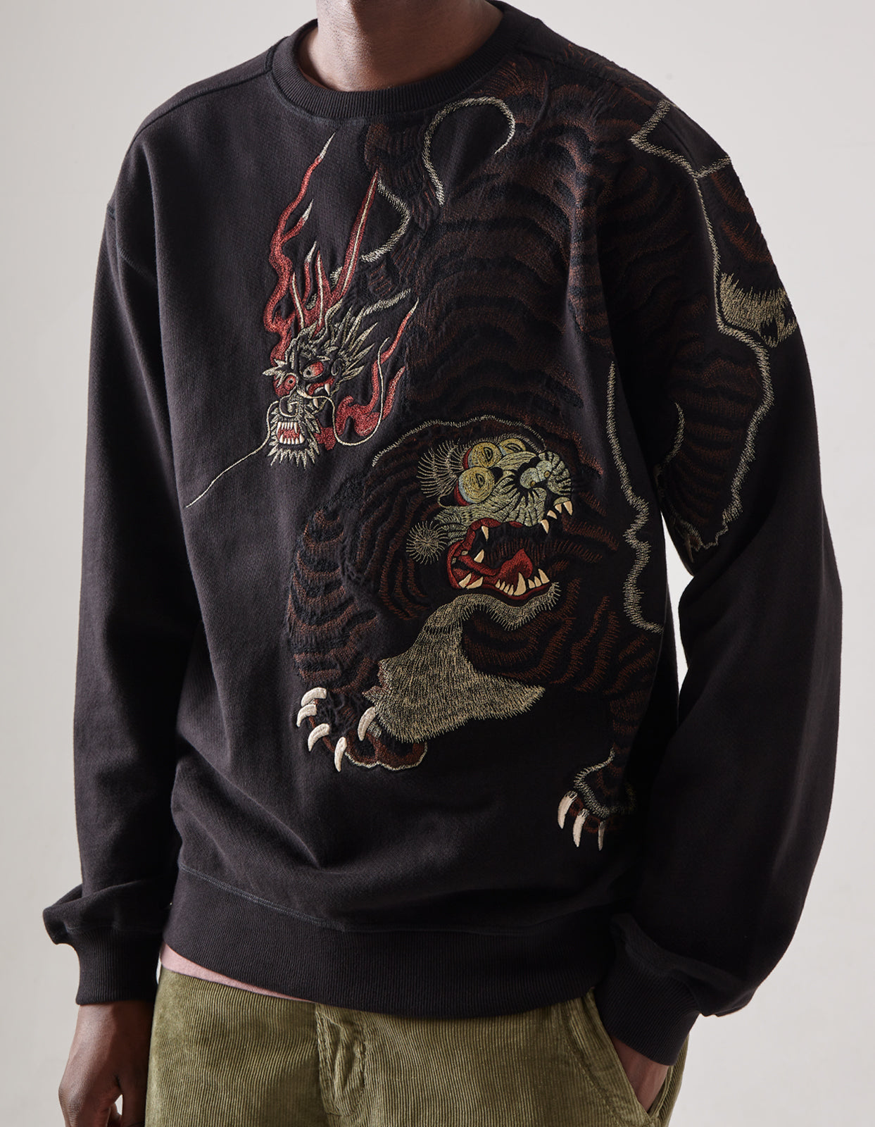 4545 Nekomata Embroidered Crew Sweat Black