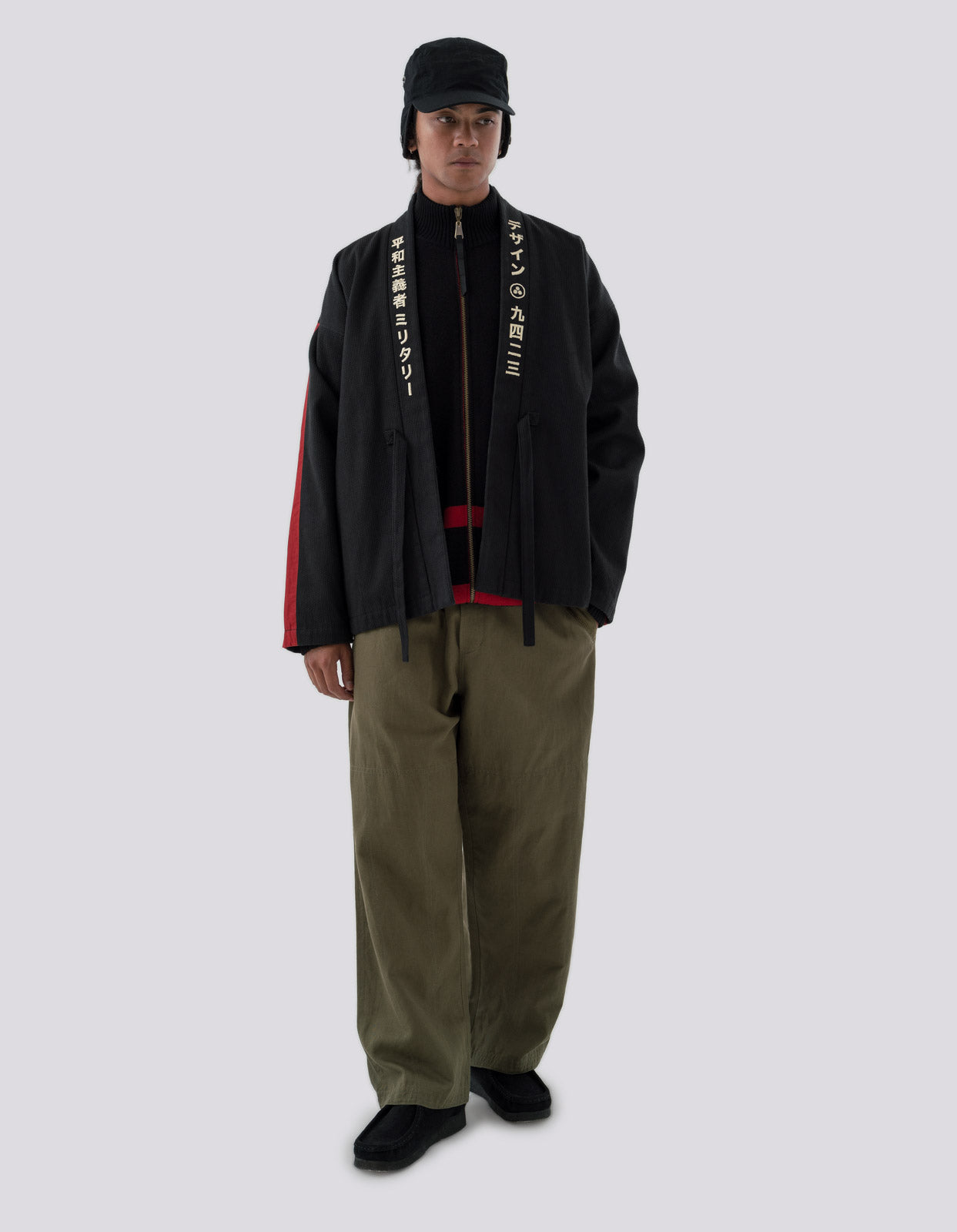 4564 Hikeshi Embroidered Kimono Black
