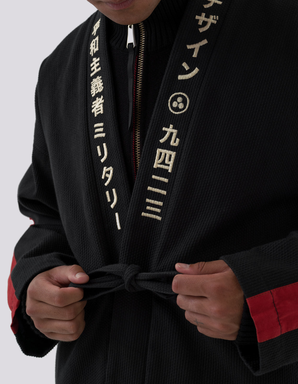 4564 Hikeshi Embroidered Kimono Black