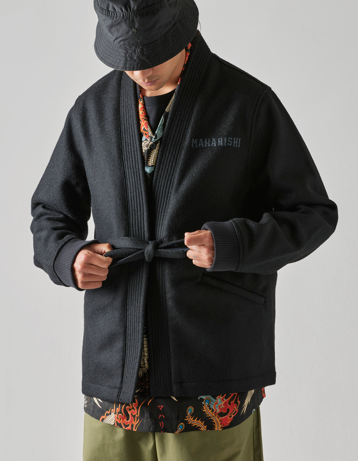 4533 Duality Stadium Kimono Tonal Black