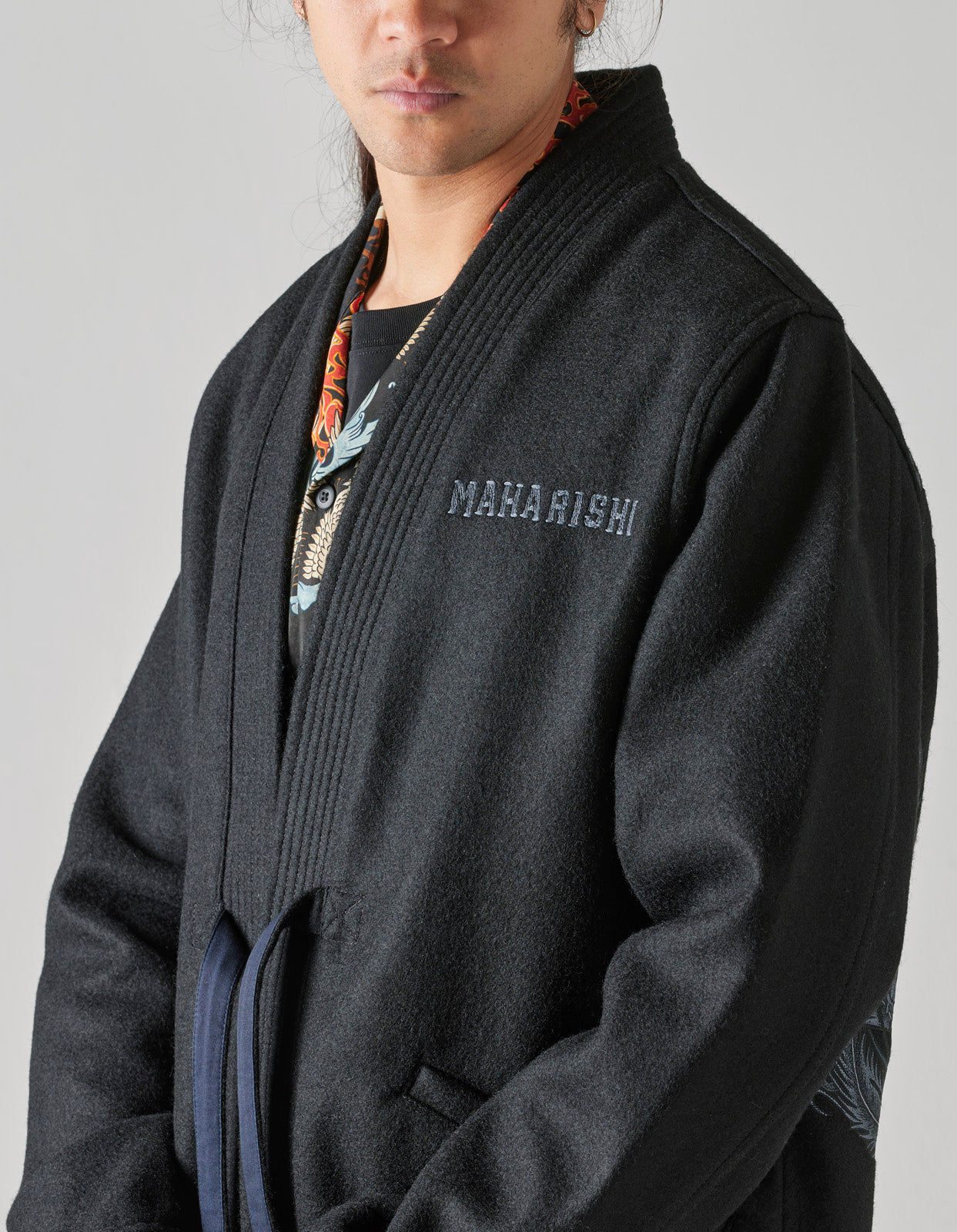 4533 Duality Stadium Kimono Tonal Black