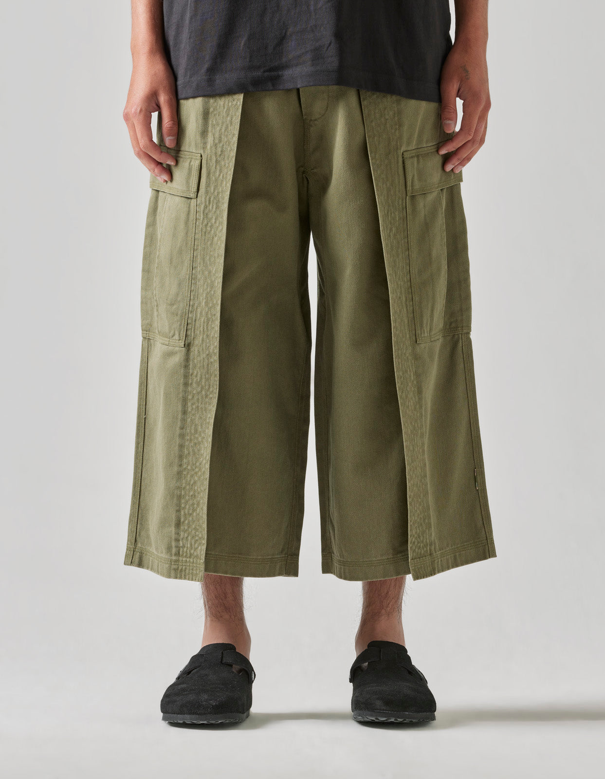 4511 Cropped U.S. Hakama Track Pants Olive OG-107F