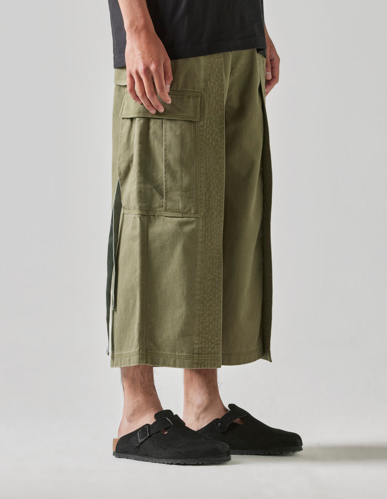 4511 Cropped U.S. Hakama Track Pants Olive OG-107F