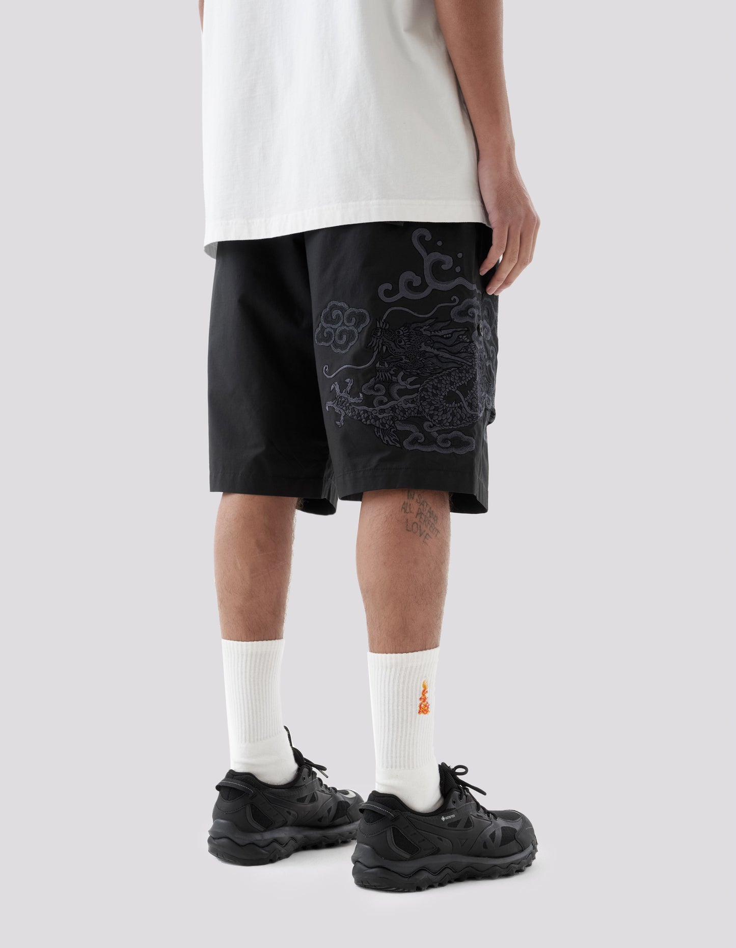 5128 Cloud Dragon Embroidered Snoshorts Black
