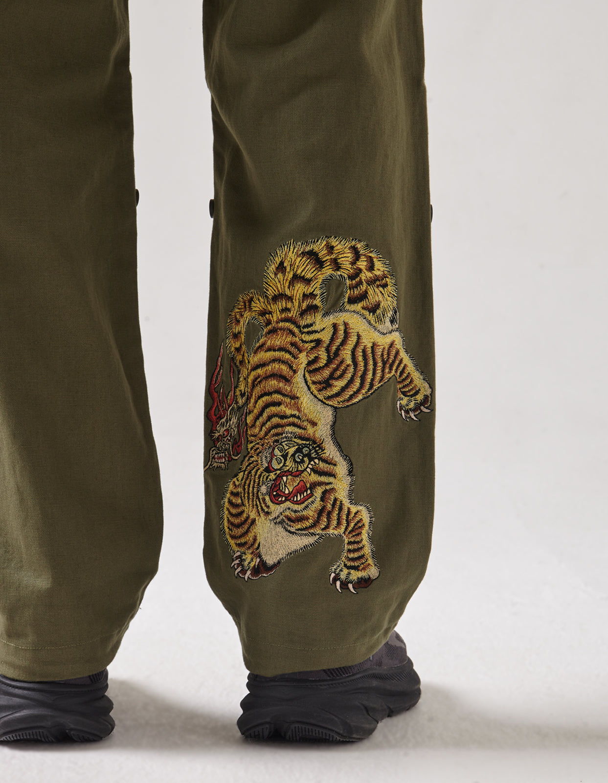 4581 Tiger Embroidered Straight Snopants® Olive OG-107F