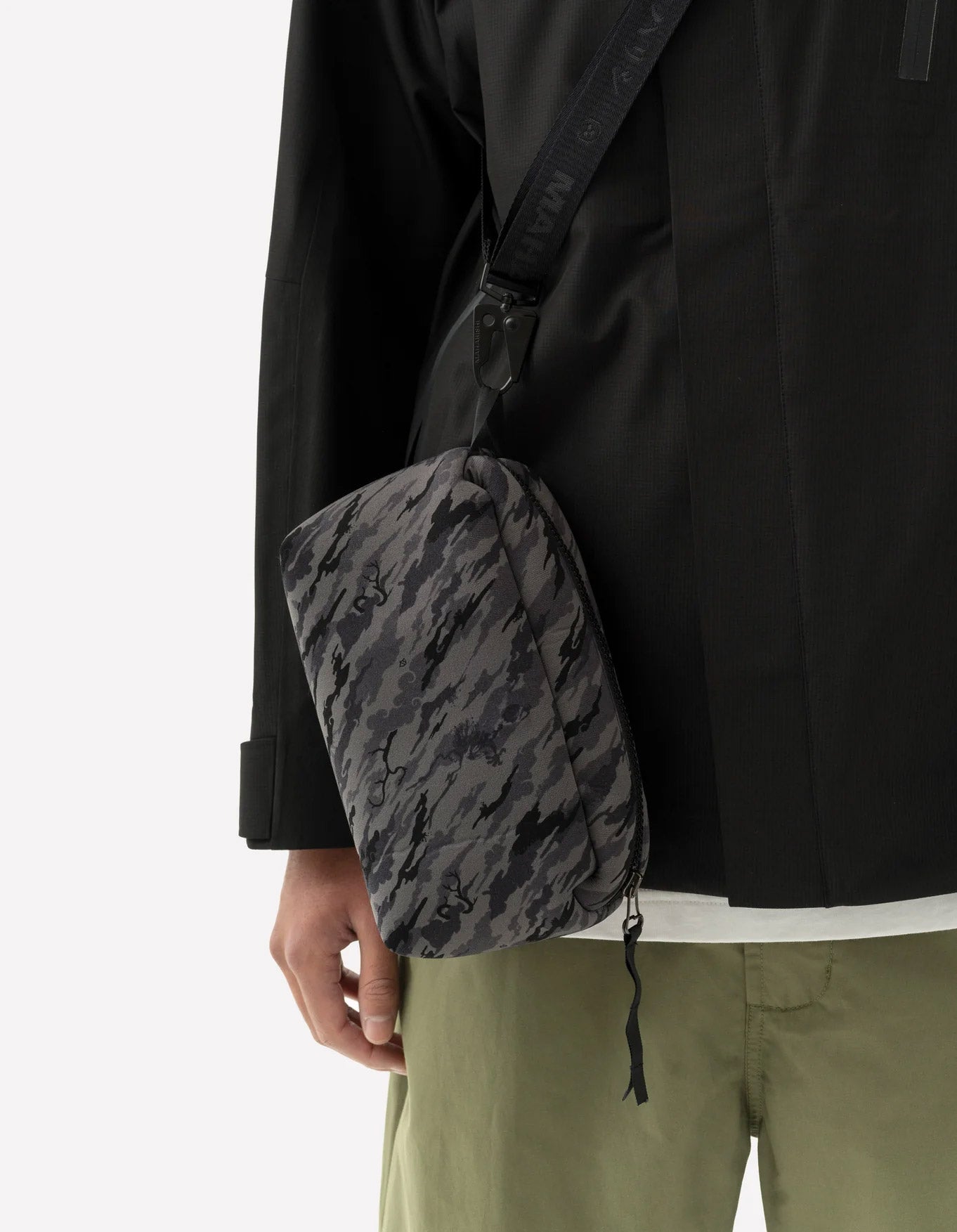 5133 Bonsai Forest Camo Pouch Night – Maharishi