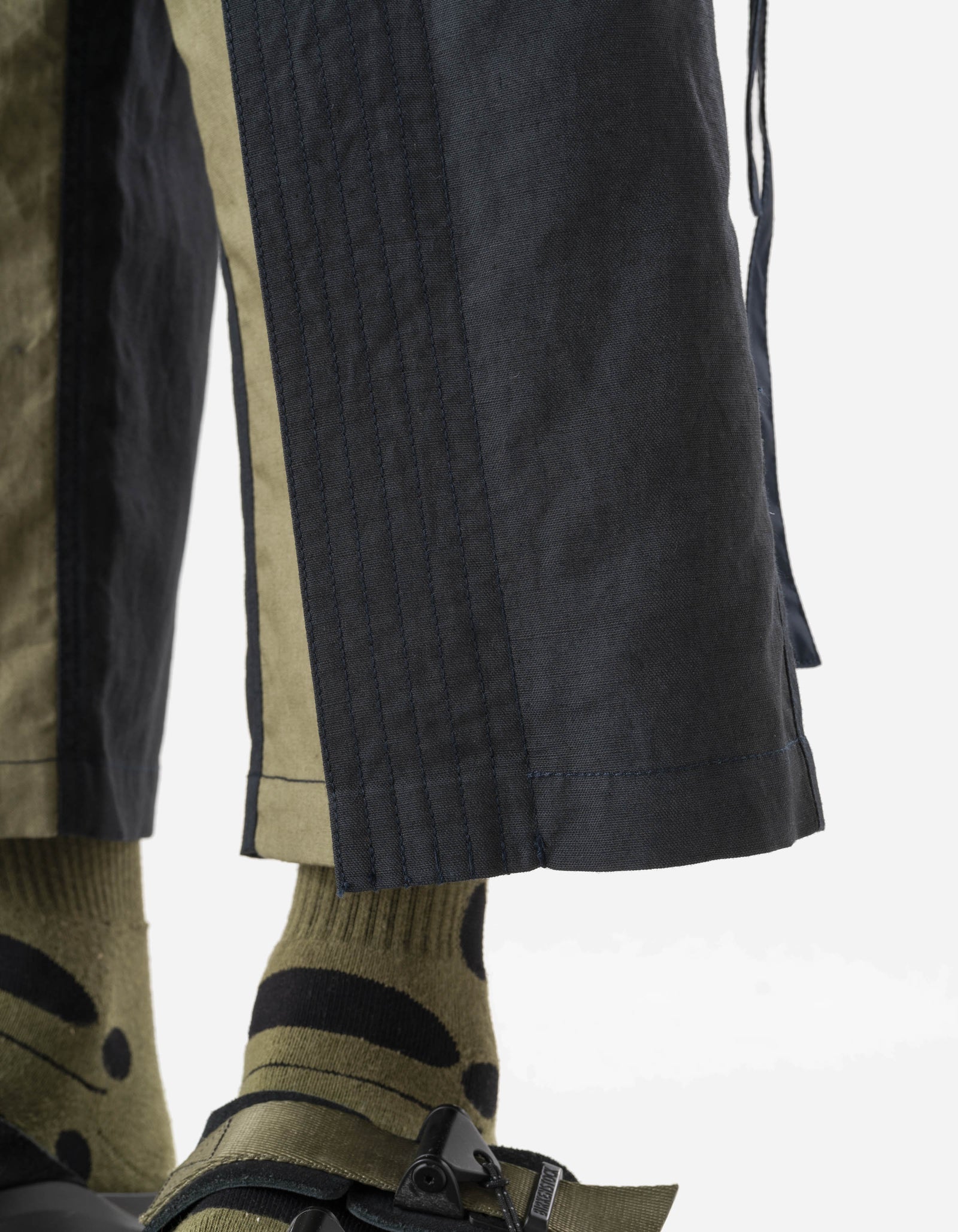 7406 Duality Hemp Cargo Hakama Navy/Olive