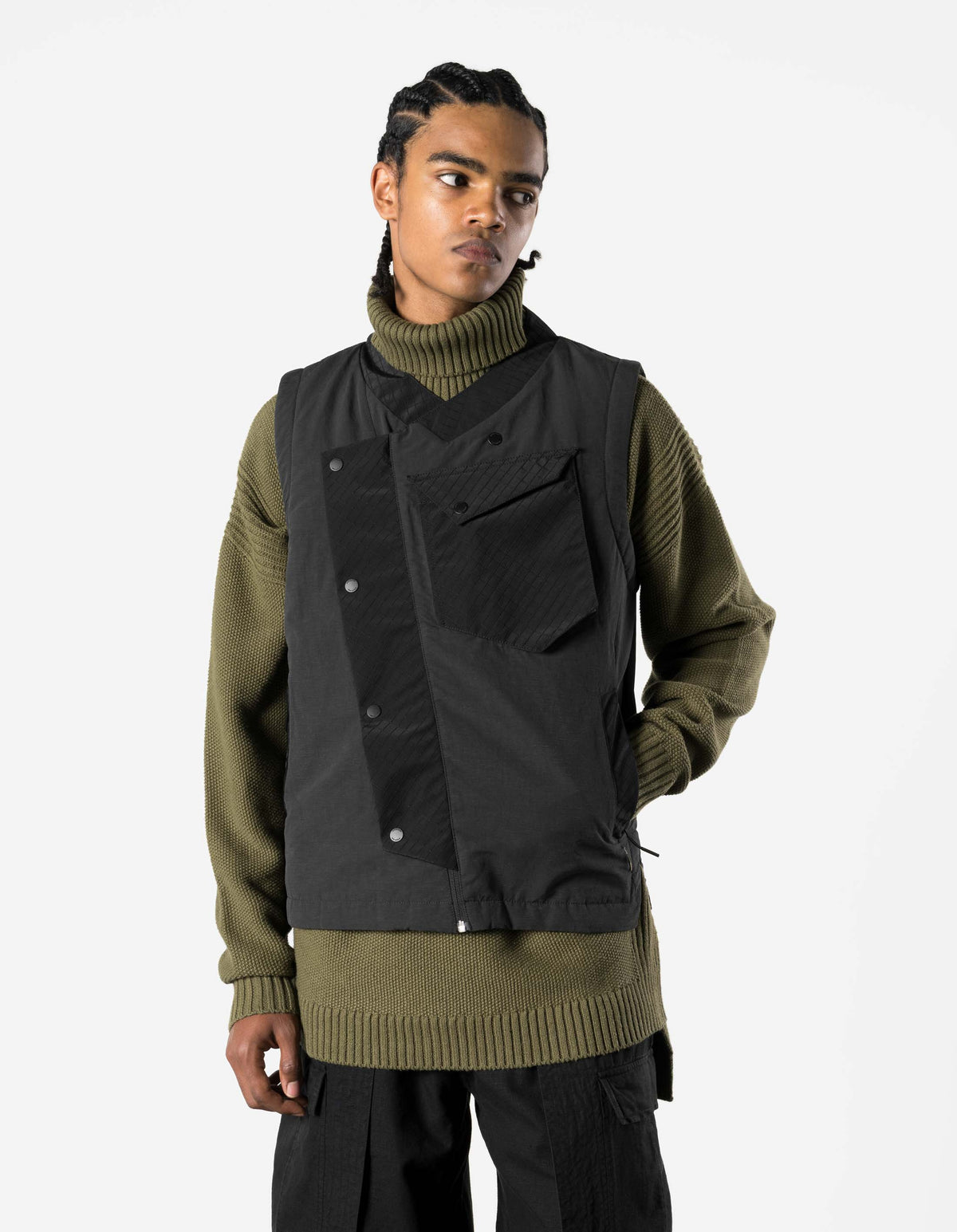 7581 DWR Hemp Light Padded Asym Vest Black