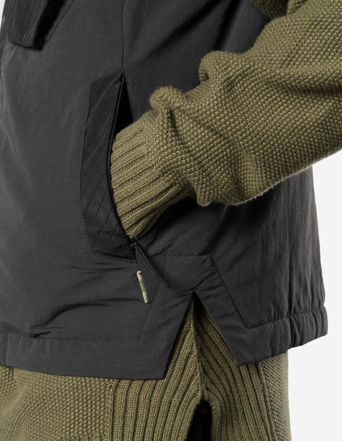 7581 DWR Hemp Light Padded Asym Vest Black