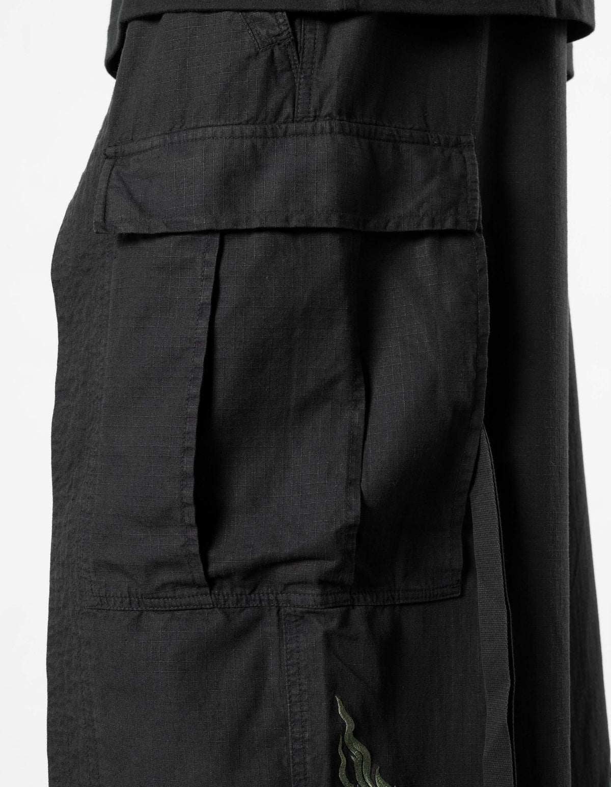7688 Thai Temple Hakama Black