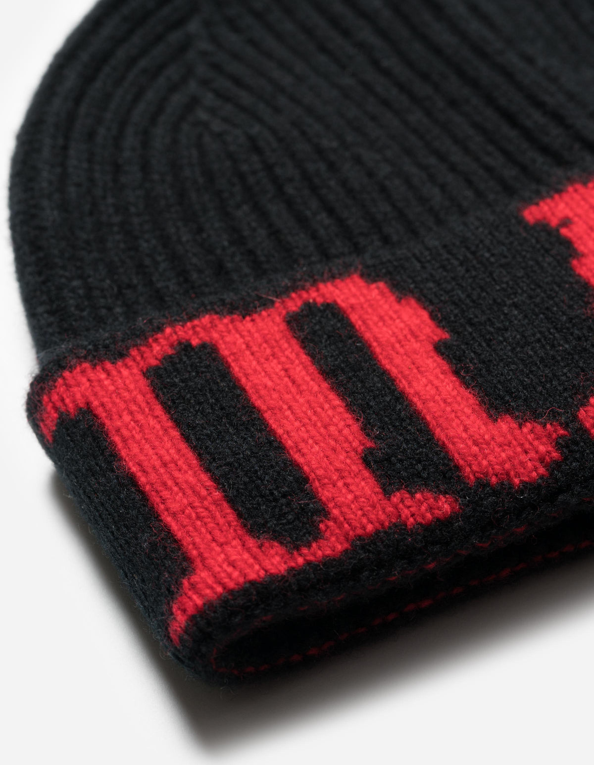 7766 Maha Knitted Beanie Black