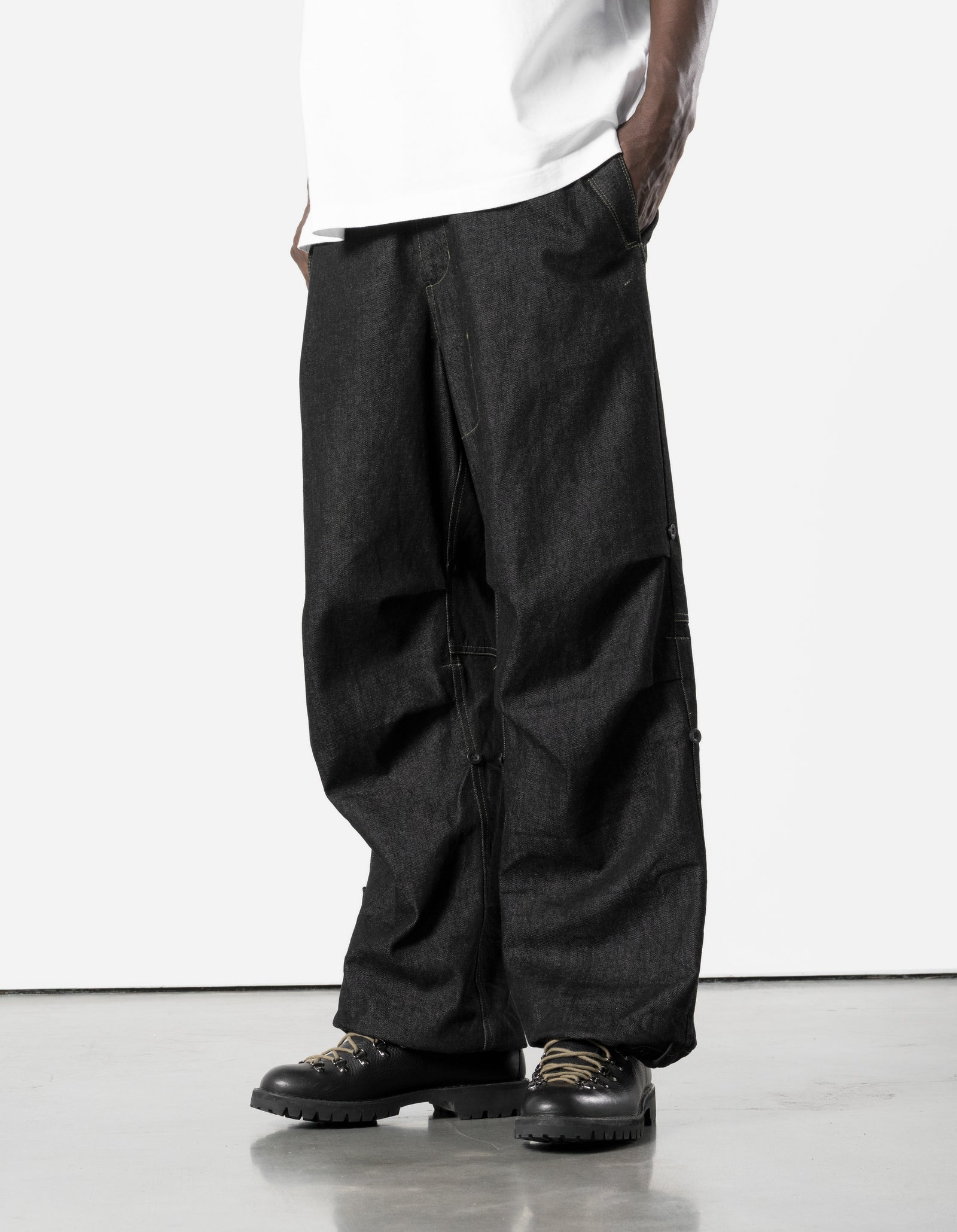 7700 Light Denim Loose Snopants® Black