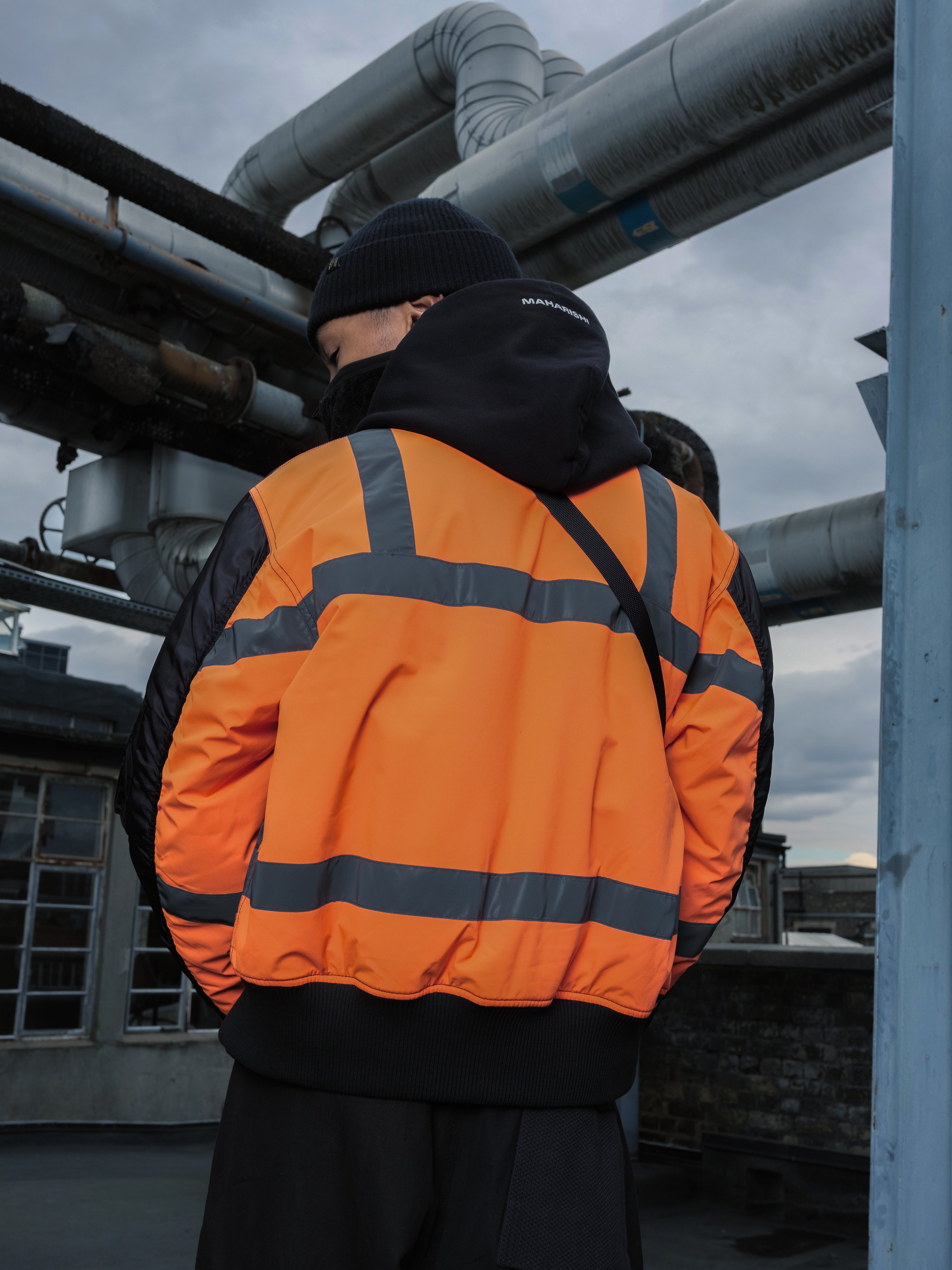 【新品未使用タグ付き】FCRB BACK STRIPE ANORAK 麻家紋 SIDE STRIPED NYLON ANORAK JACKET | APHRODITEGANG HOLDINGS