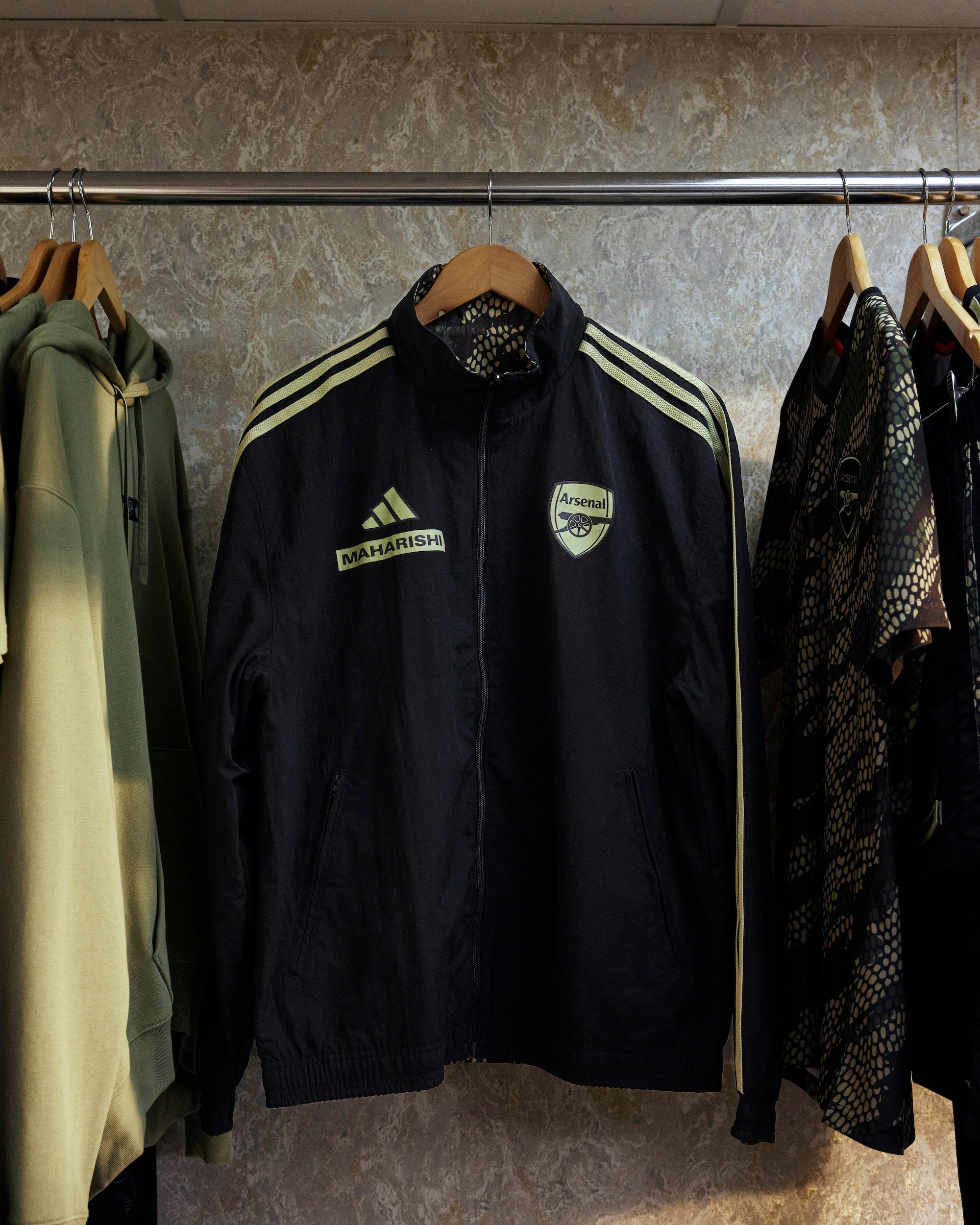H23854_ARSENAL_FW23_MAHARISHI_