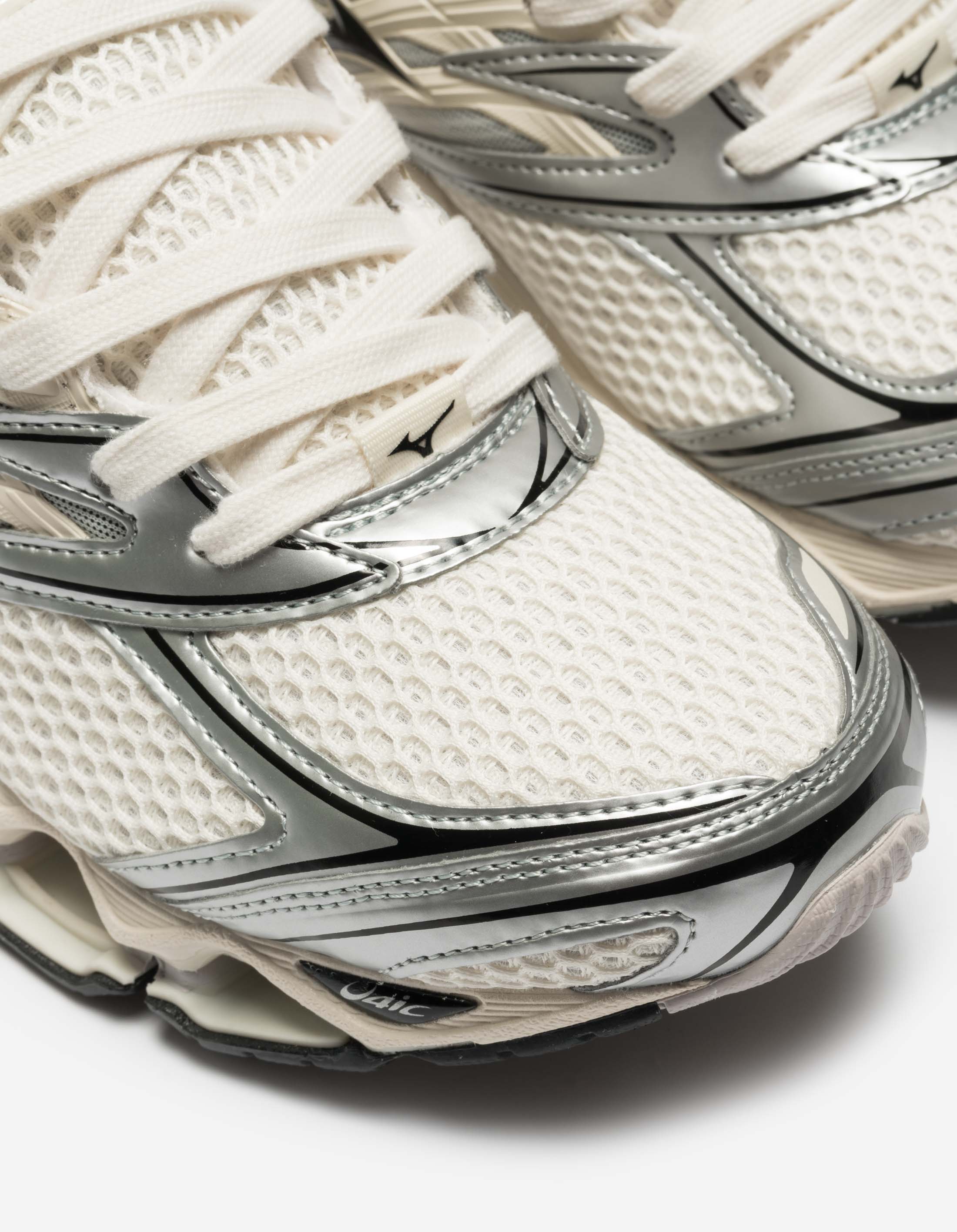 Mizuno Wave Prophecy LS Pristine/Black/Silver – Maharishi