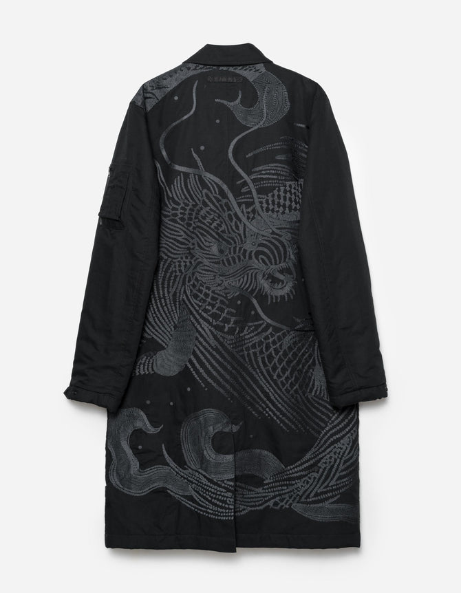 2210 Linear Snow Dragon Embroidered MA Mac Coat Black