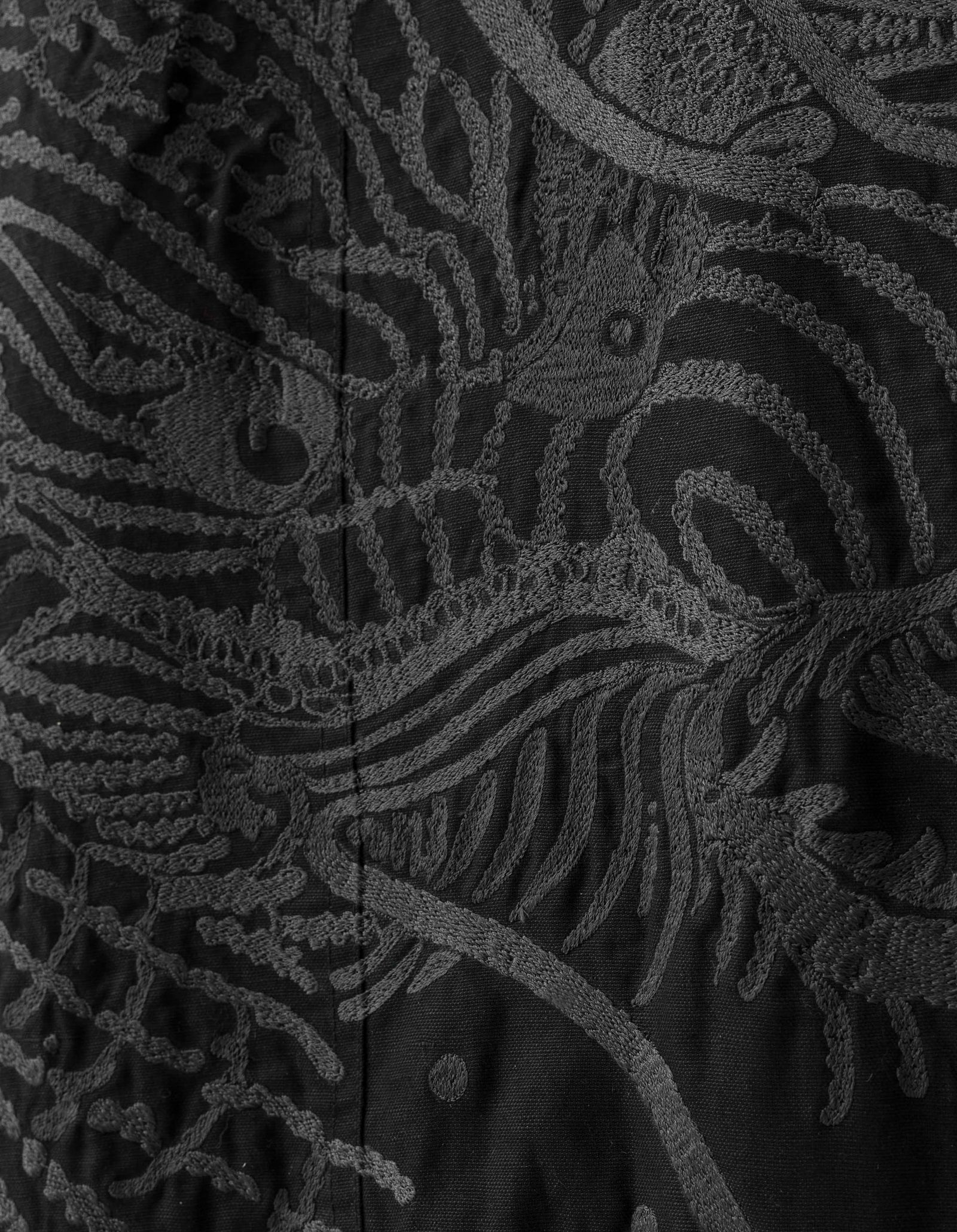 2210 Linear Snow Dragon Embroidered MA Mac Coat Black
