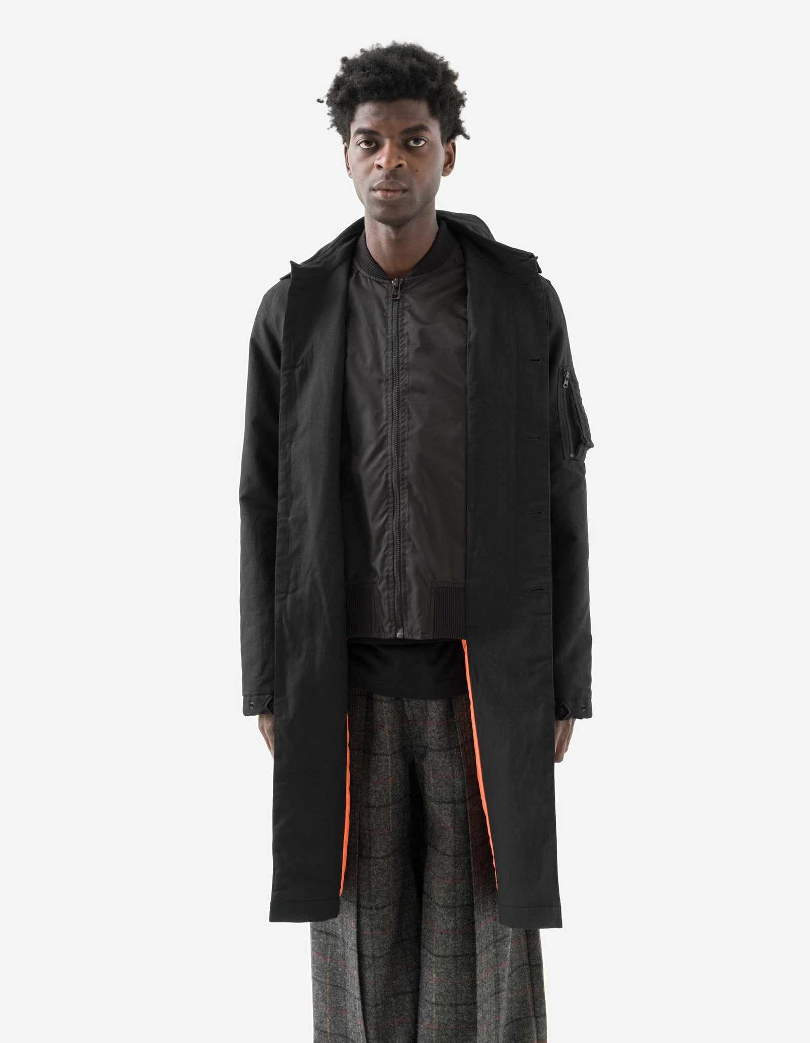2210 Linear Snow Dragon Embroidered MA Mac Coat Black