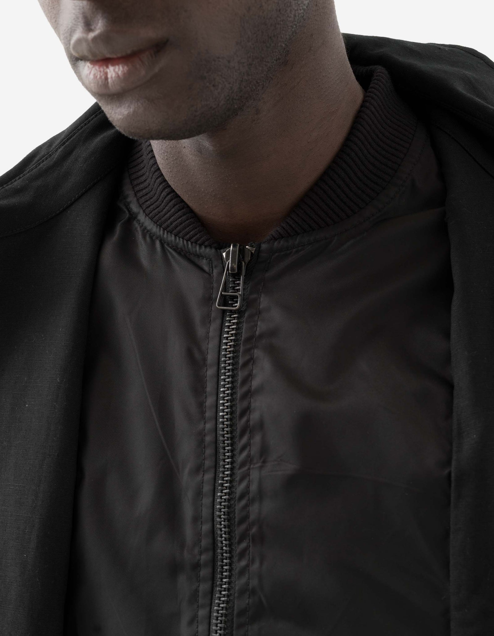 2210 Linear Snow Dragon Embroidered MA Mac Coat Black