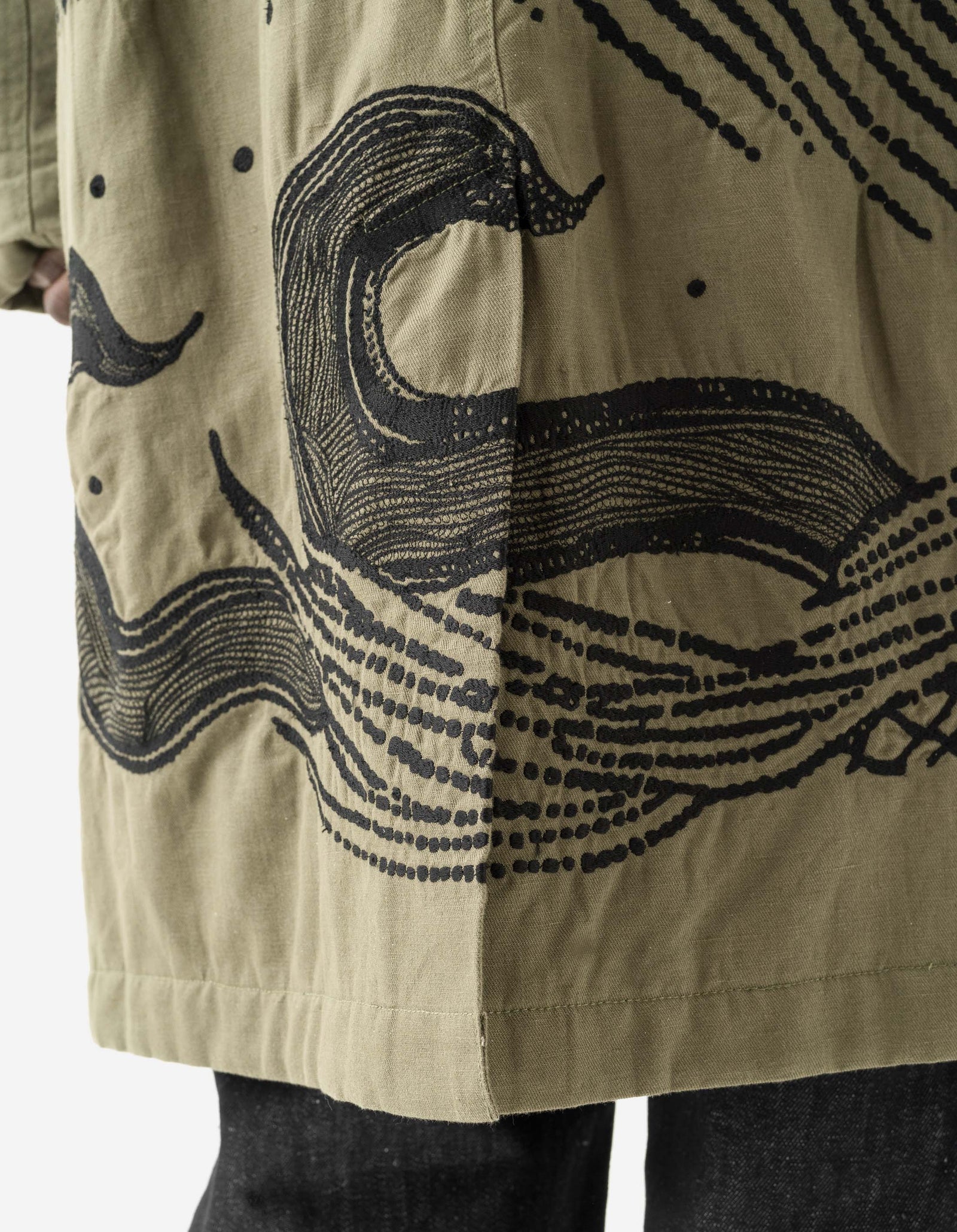 2210 Linear Snow Dragon Embroidered MA Mac Coat Olive OG-107F
