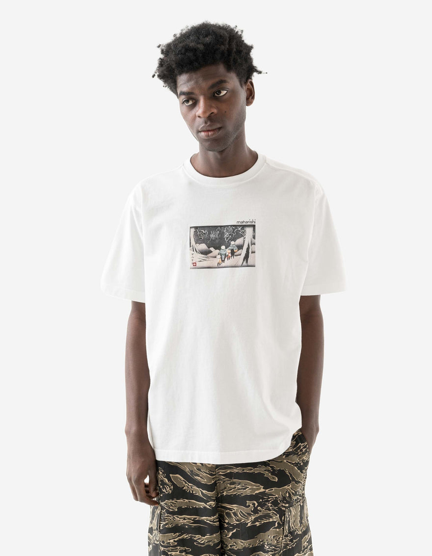 2213 Travellers In Snow T-Shirt White