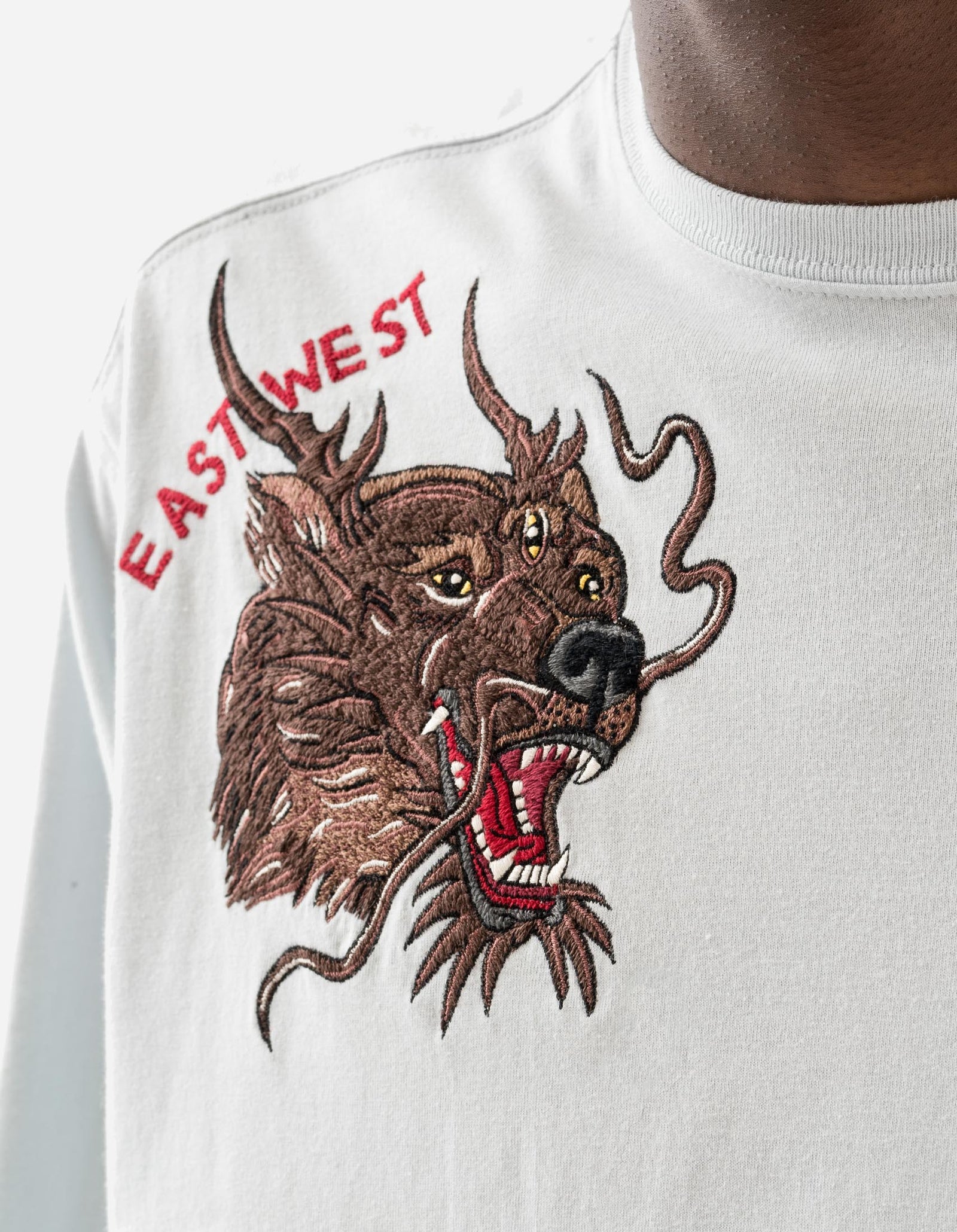 7090 Duality Bering Bears Embroidered L/S T-Shirt Ice Blue
