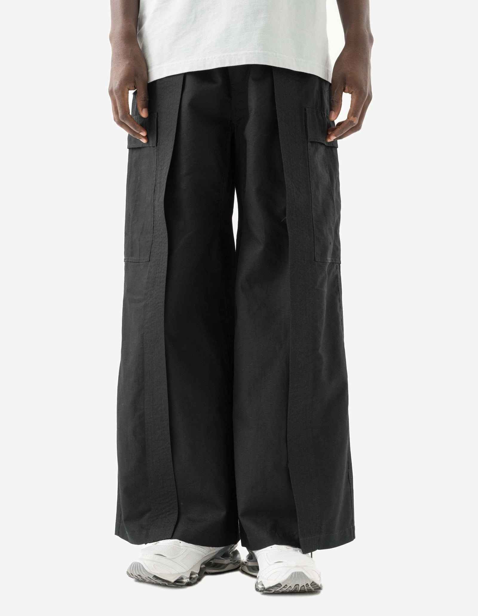 7097 Alaskan Hilltribe Embroidered Hakama Black