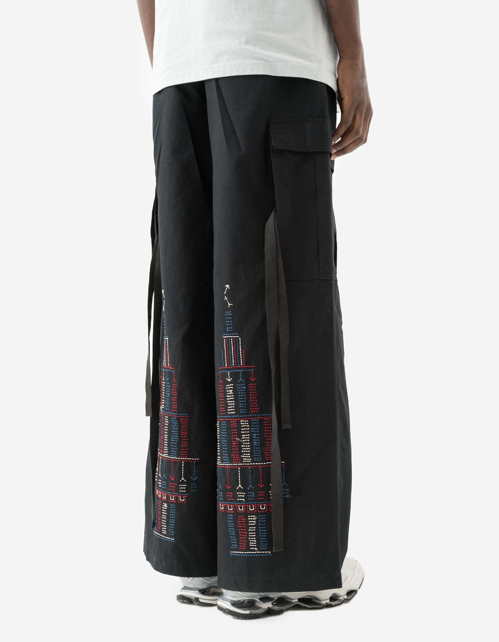 7097 Alaskan Hilltribe Embroidered Hakama Black