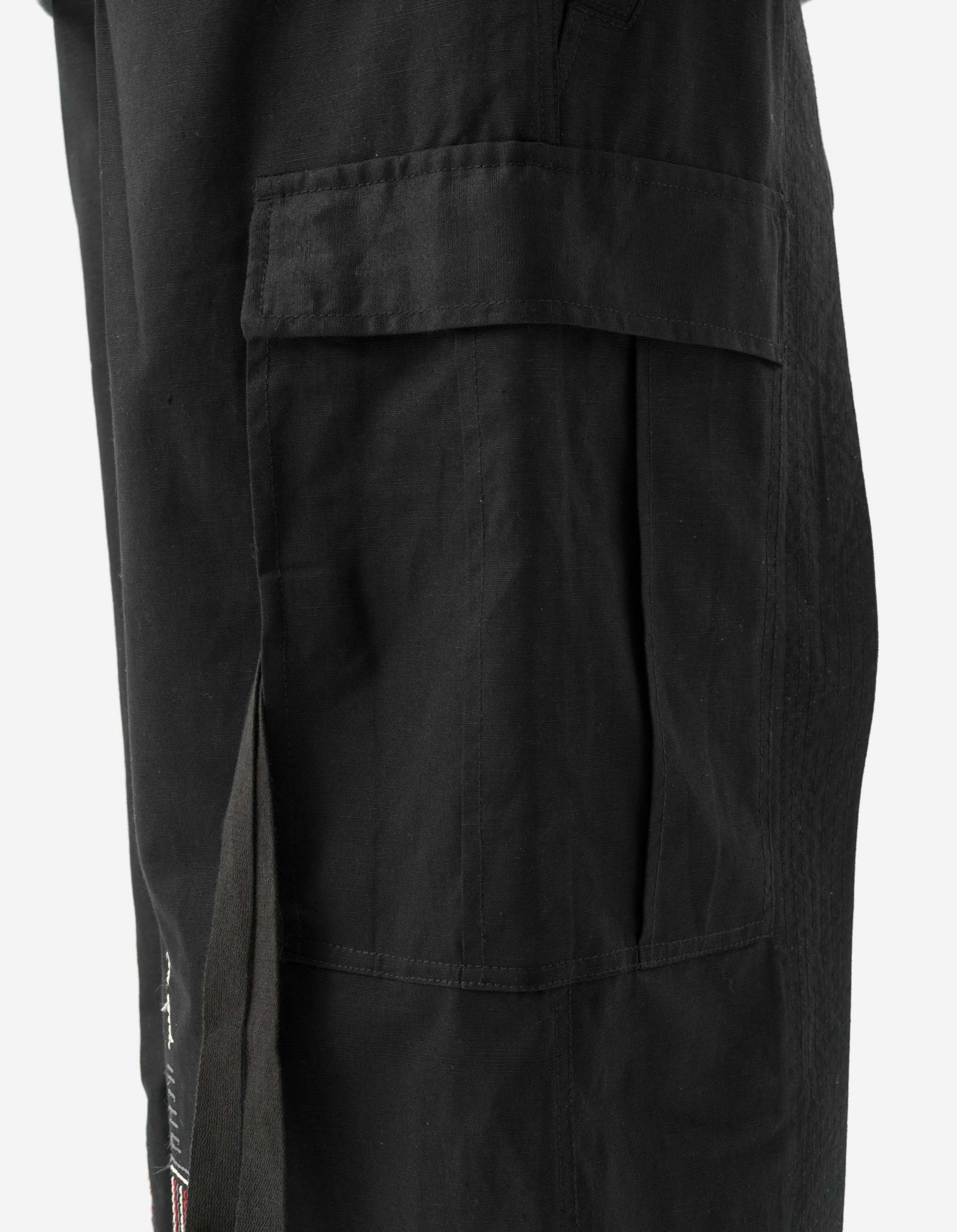 7097 Alaskan Hilltribe Embroidered Hakama Black
