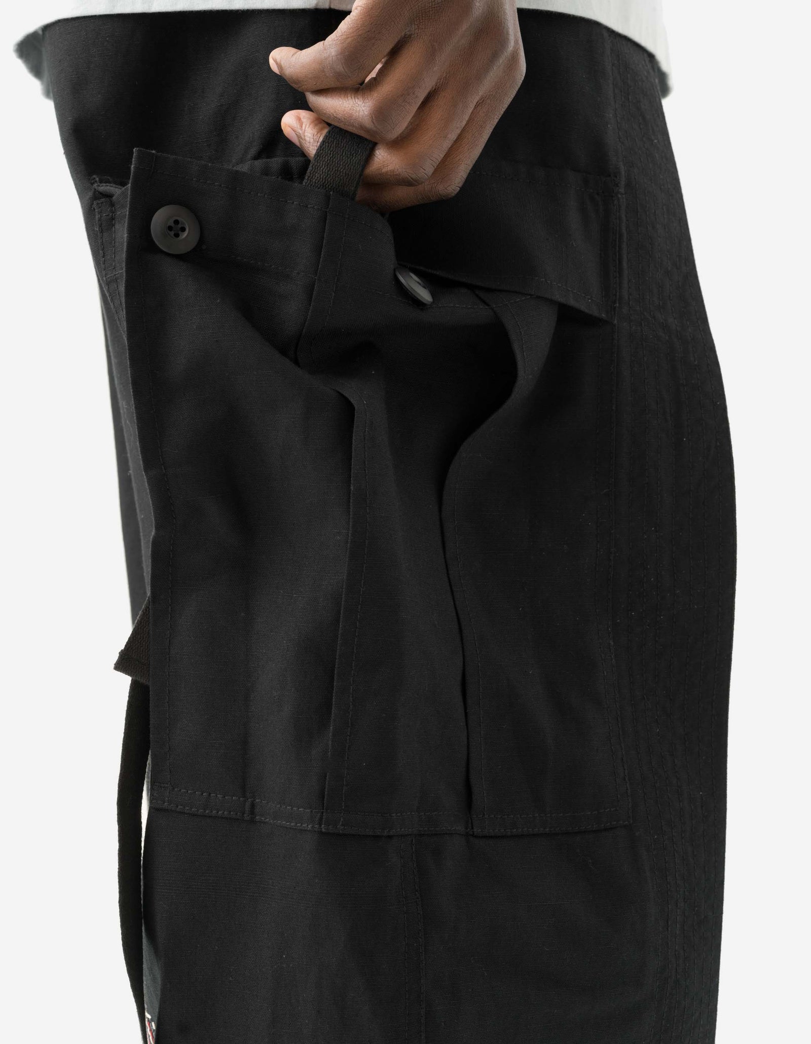 7097 Alaskan Hilltribe Embroidered Hakama Black