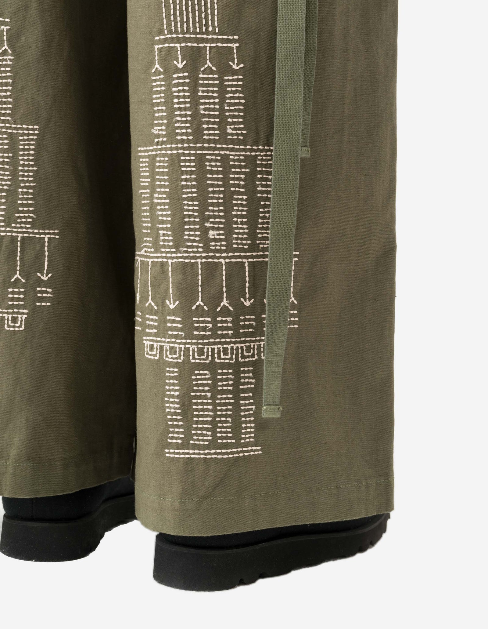 7097 Alaskan Hilltribe Embroidered Cropped Hakama Olive OG-107F