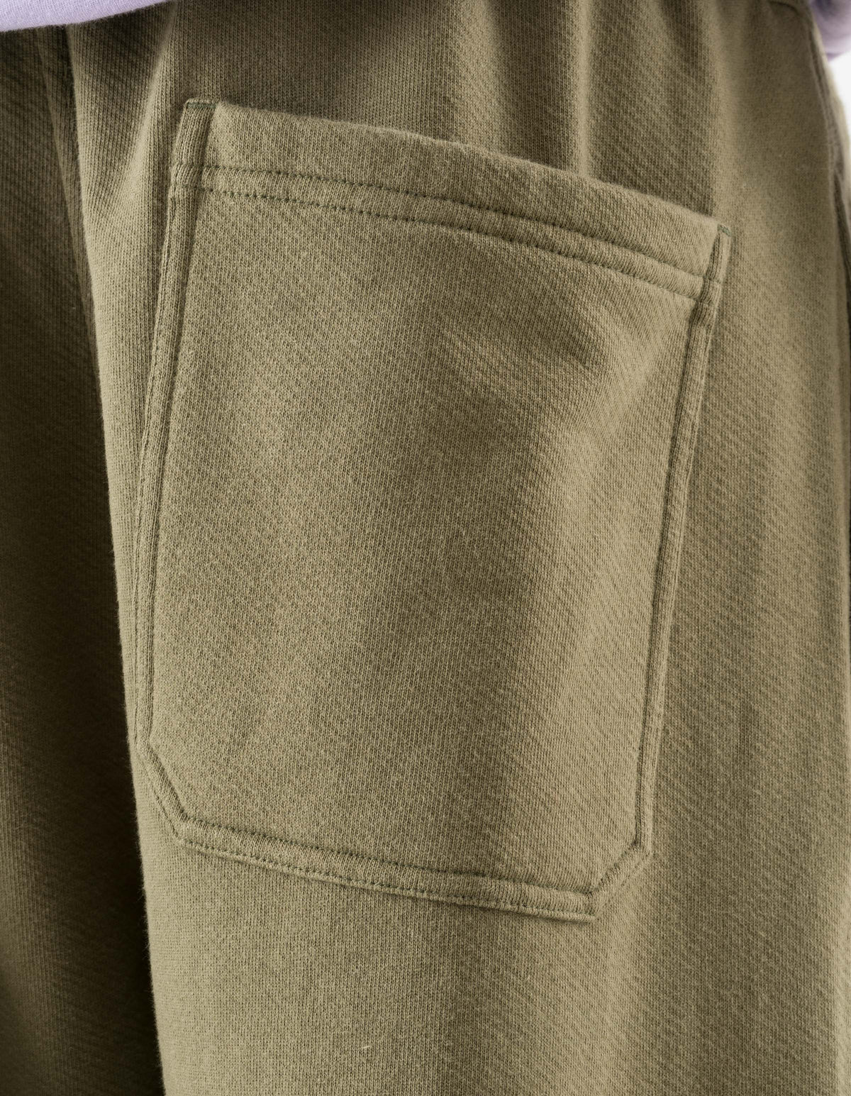 7550 Maha Script Sweatpants Olive OG-107F