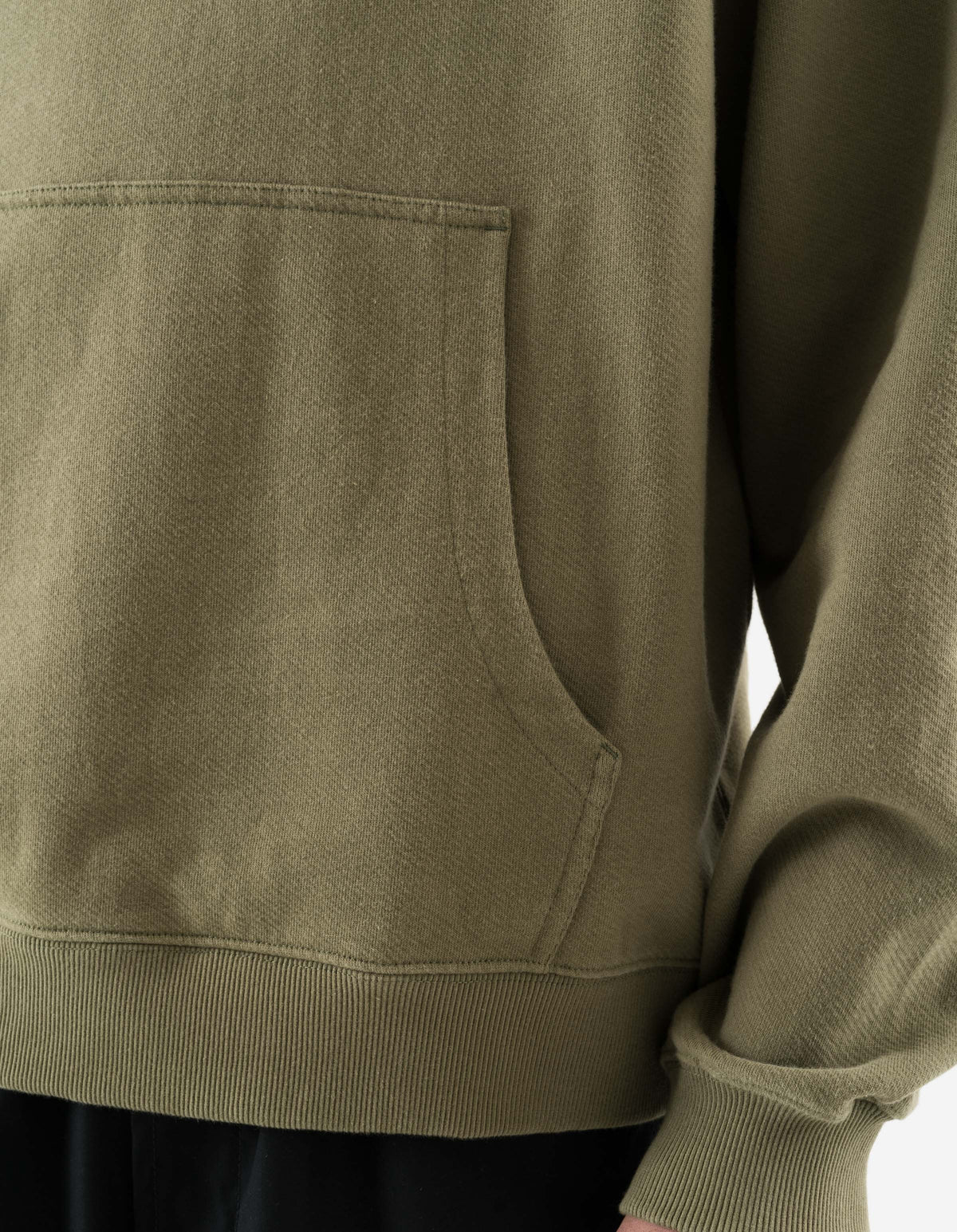 7552 Maha Script Hooded Sweat Olive OG-107F