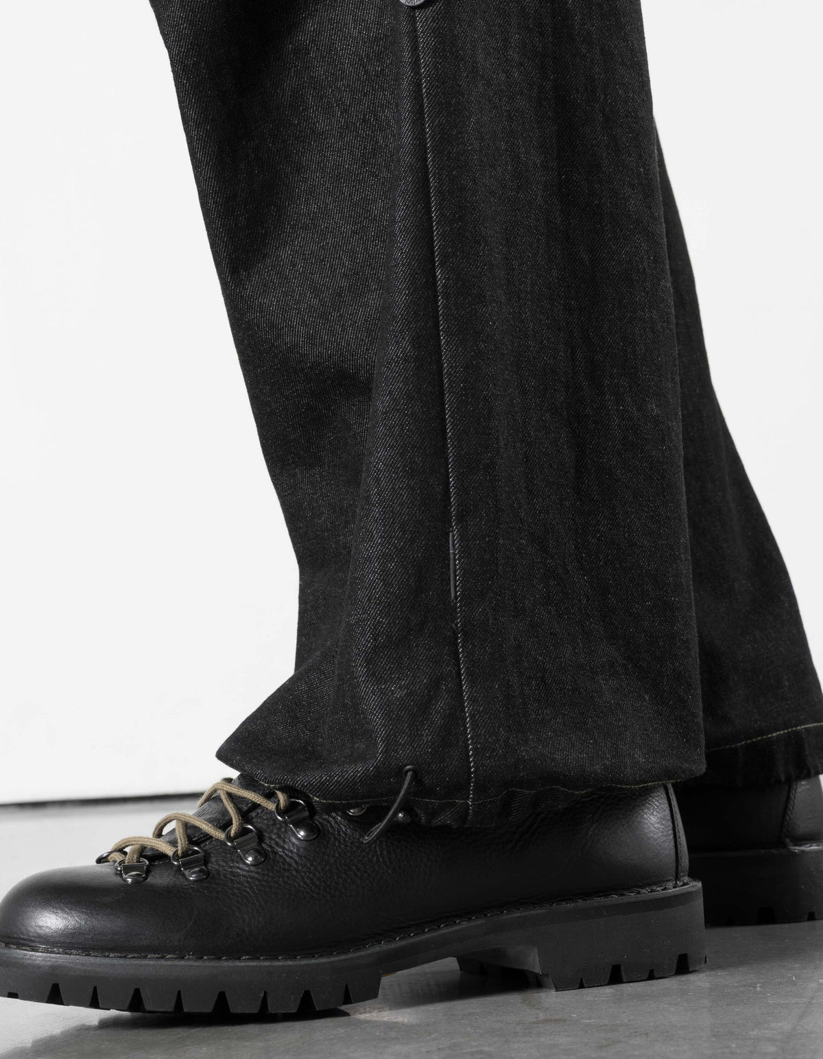 7700 Light Denim Loose Snopants® Black