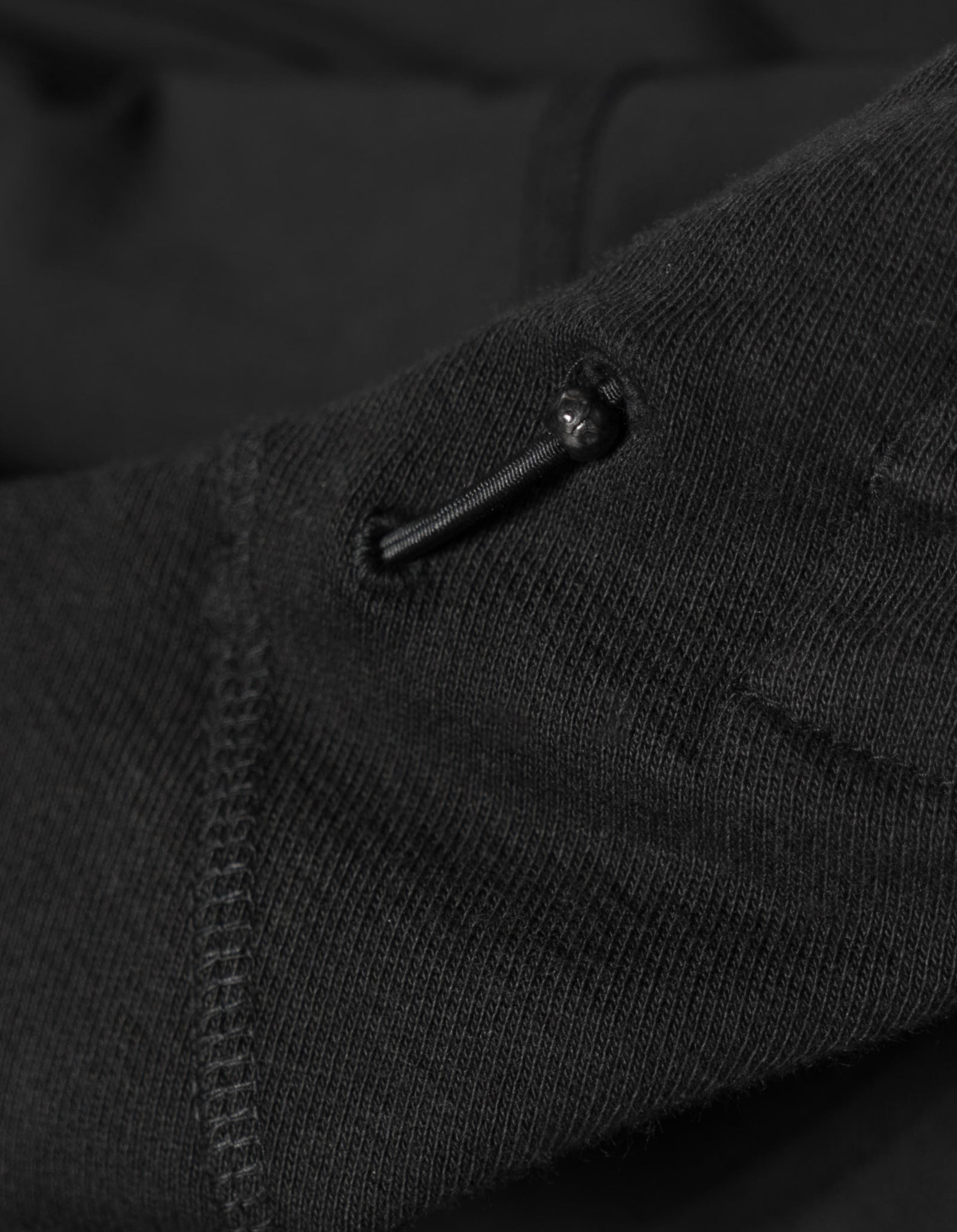 6208 Maha Reflective Hooded Sweat Black