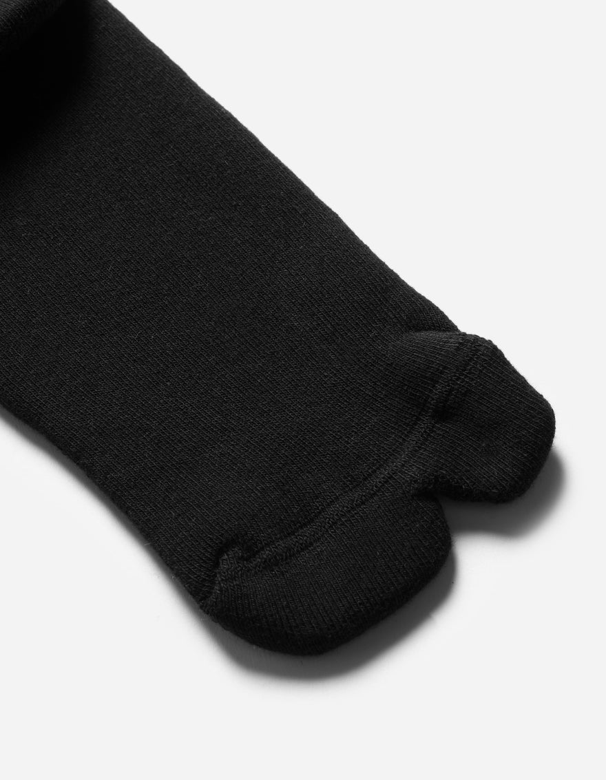 7462 Dark Horse Tabi Sport Sock Black