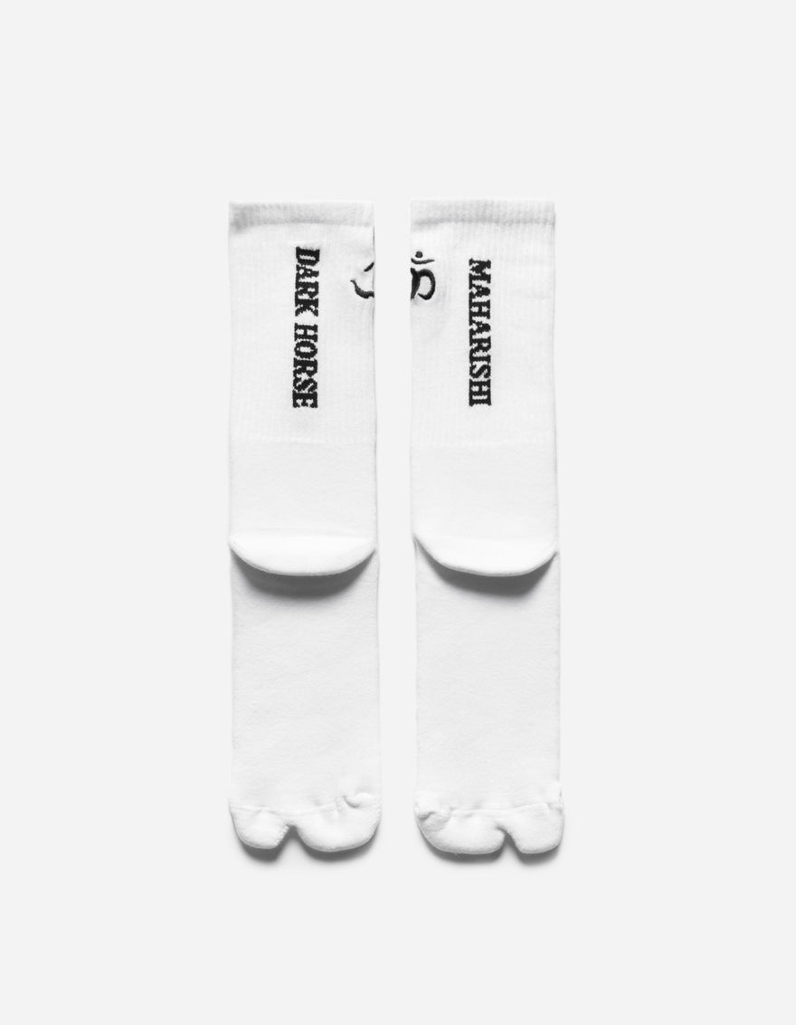 7462 Dark Horse Tabi Sport Sock White