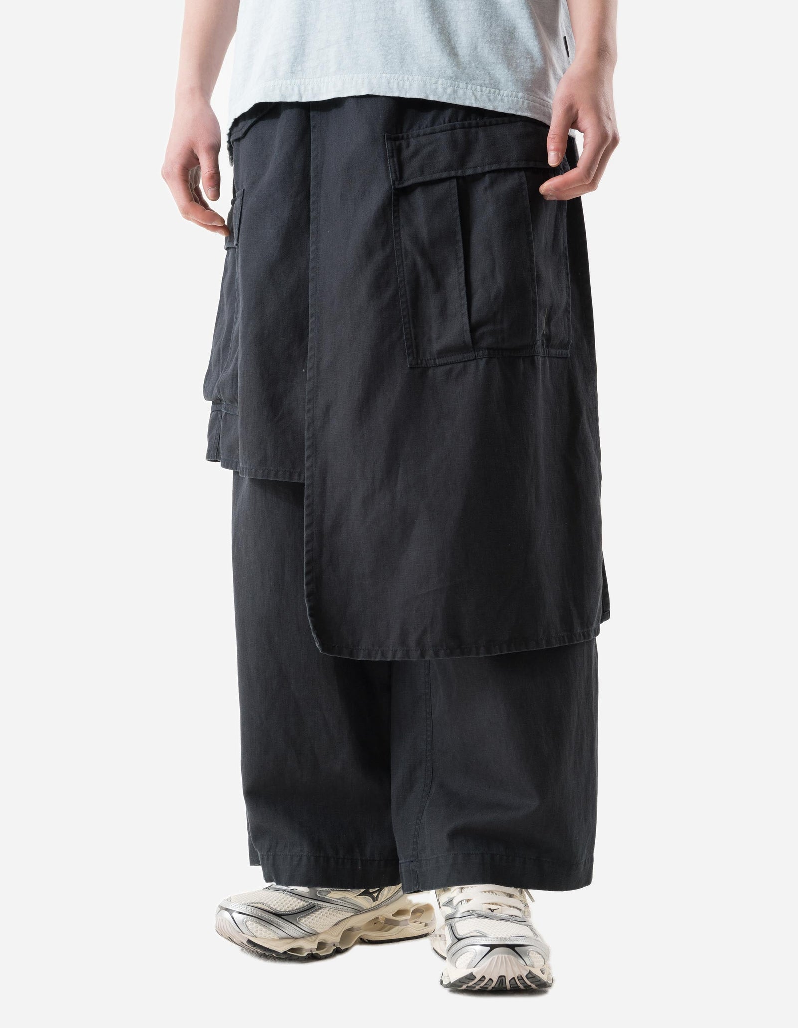 7398 WR Asym Cargo Hakama Pants Black