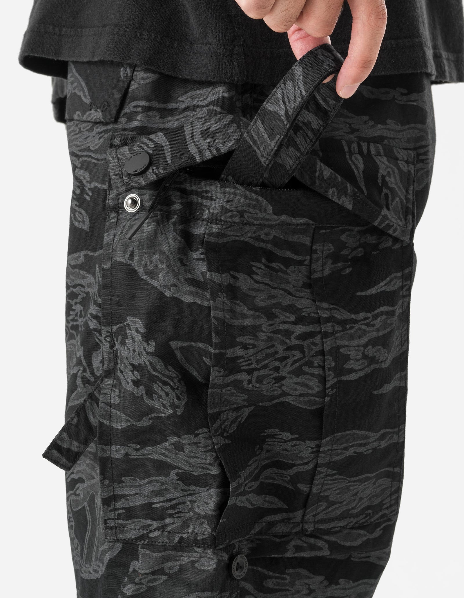 7146 Bonsai Tigerstripe Loose Snopants Subdued Night