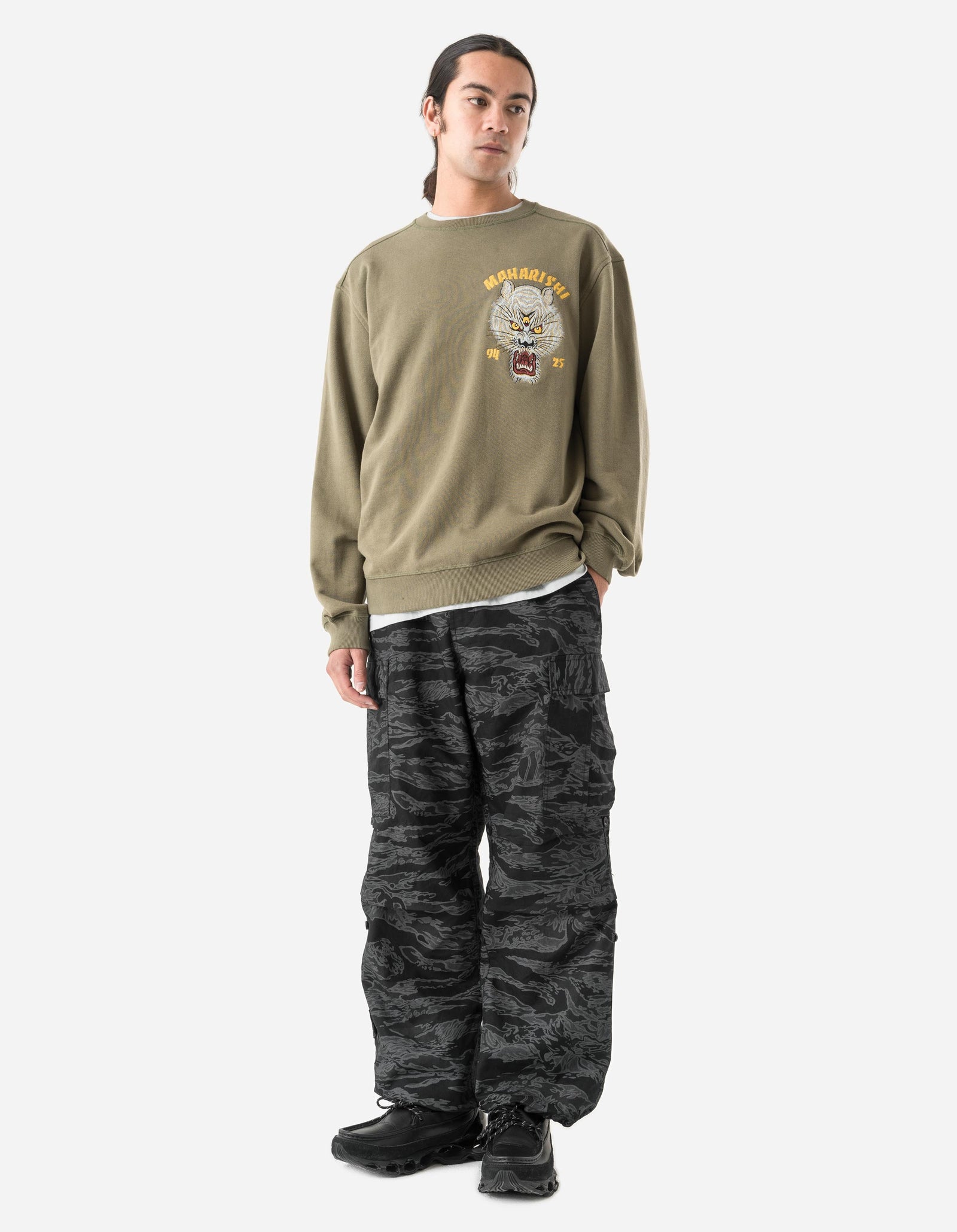 7092 Sno Panthers Tour Embroidered Crew Sweat Olive OG-107F