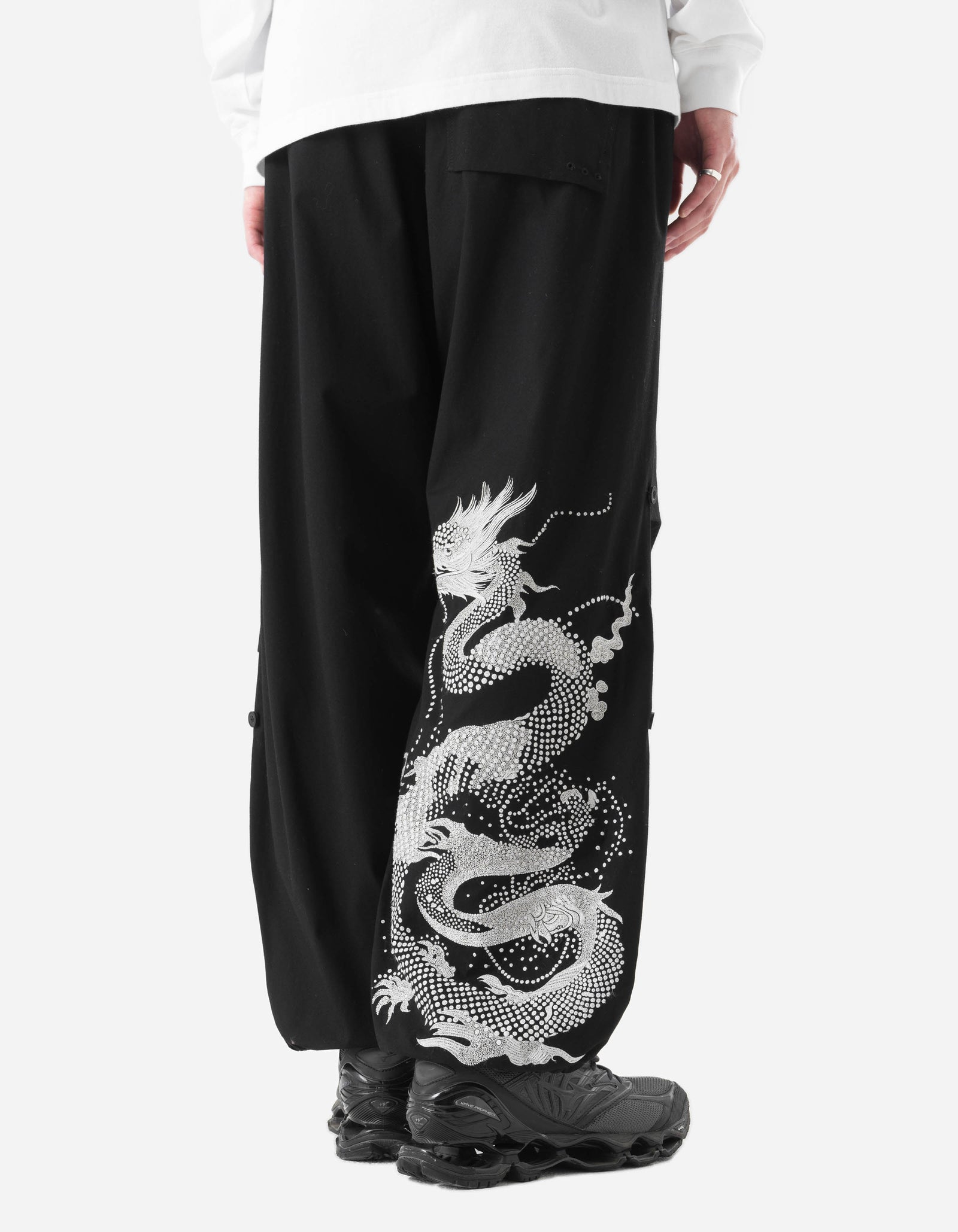 6127 Snodragon Loose Embroidered Snopants Black