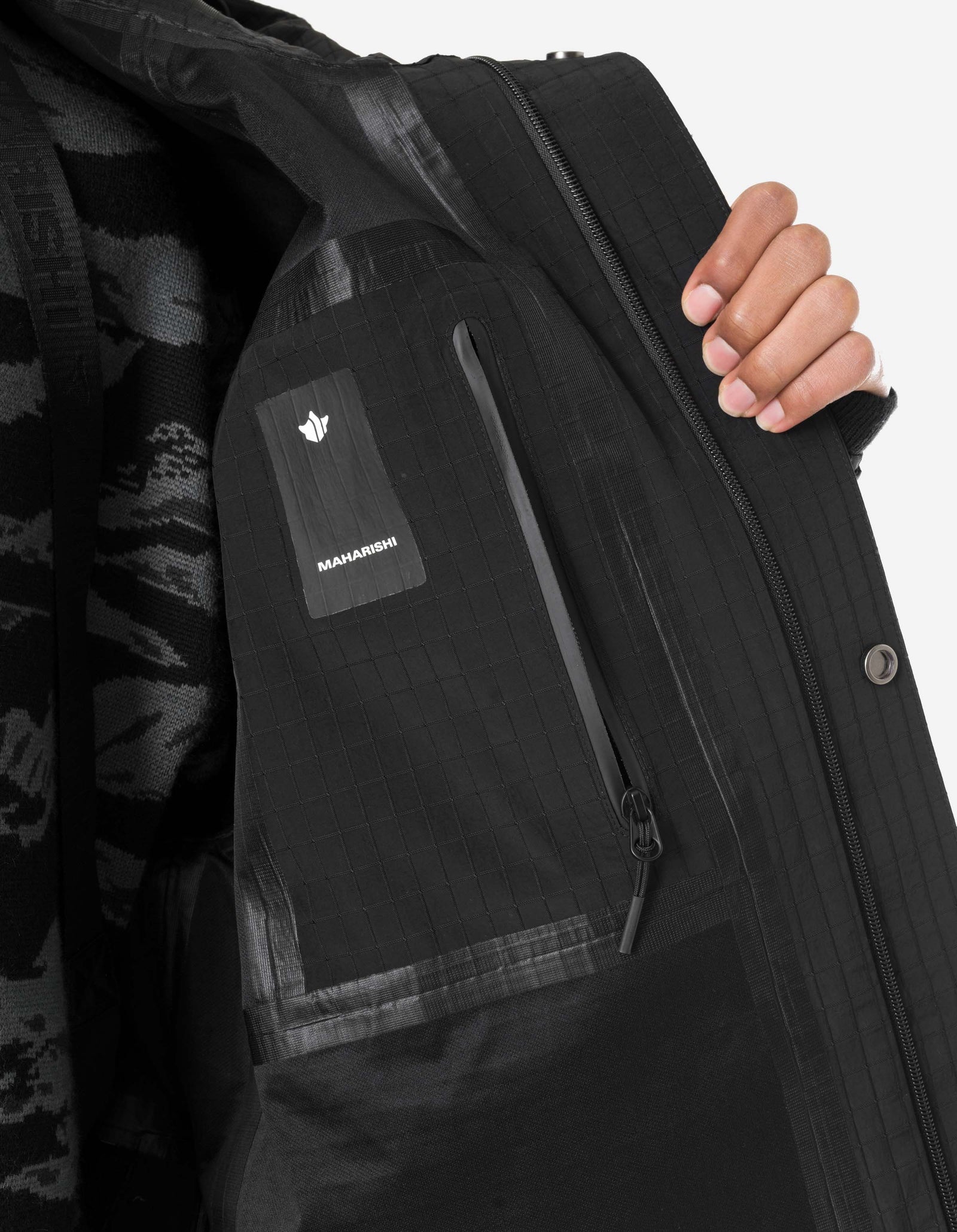 7200 Waterproof Tech Long Parka Black