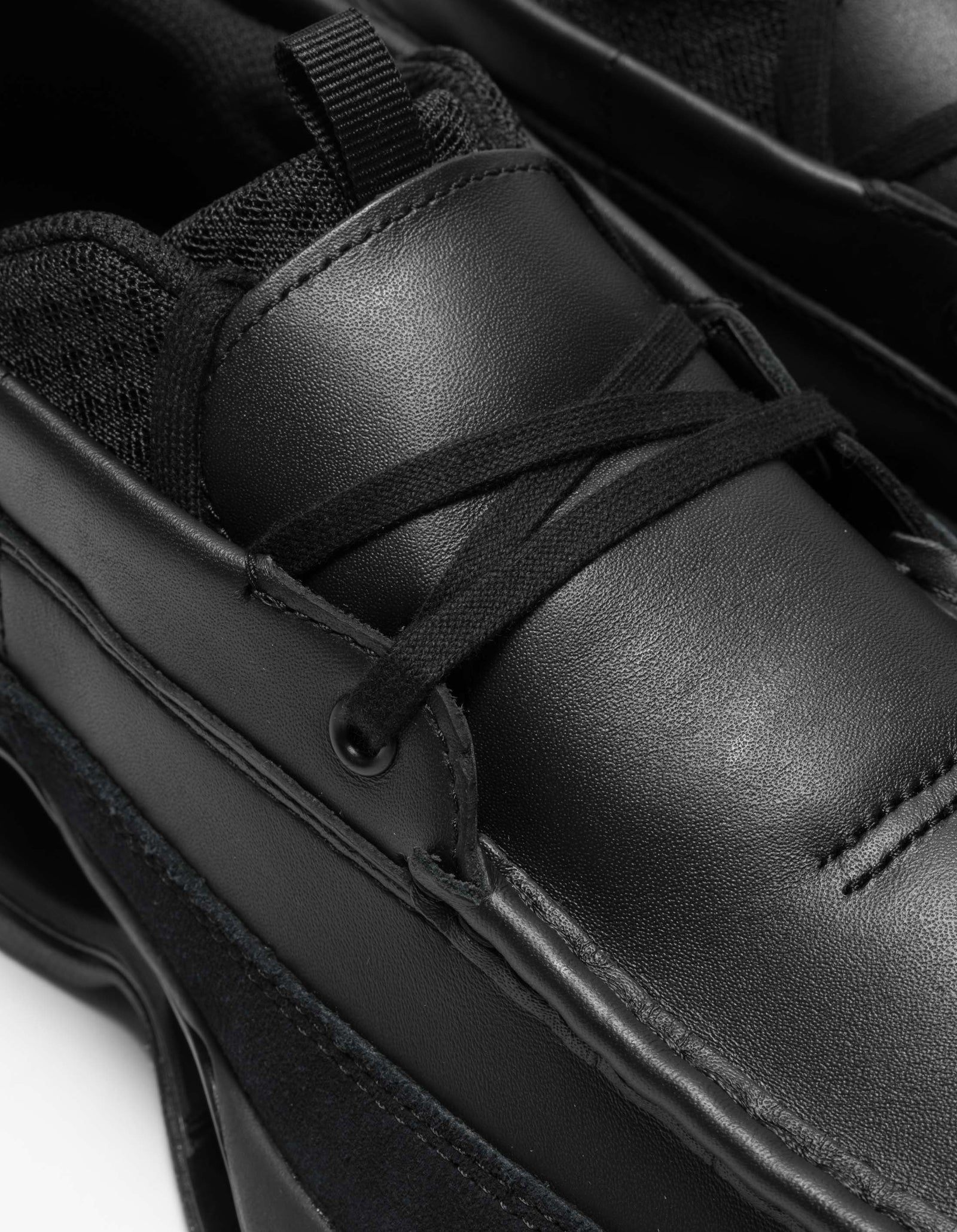 Mizuno Wave Prophecy Moc Black