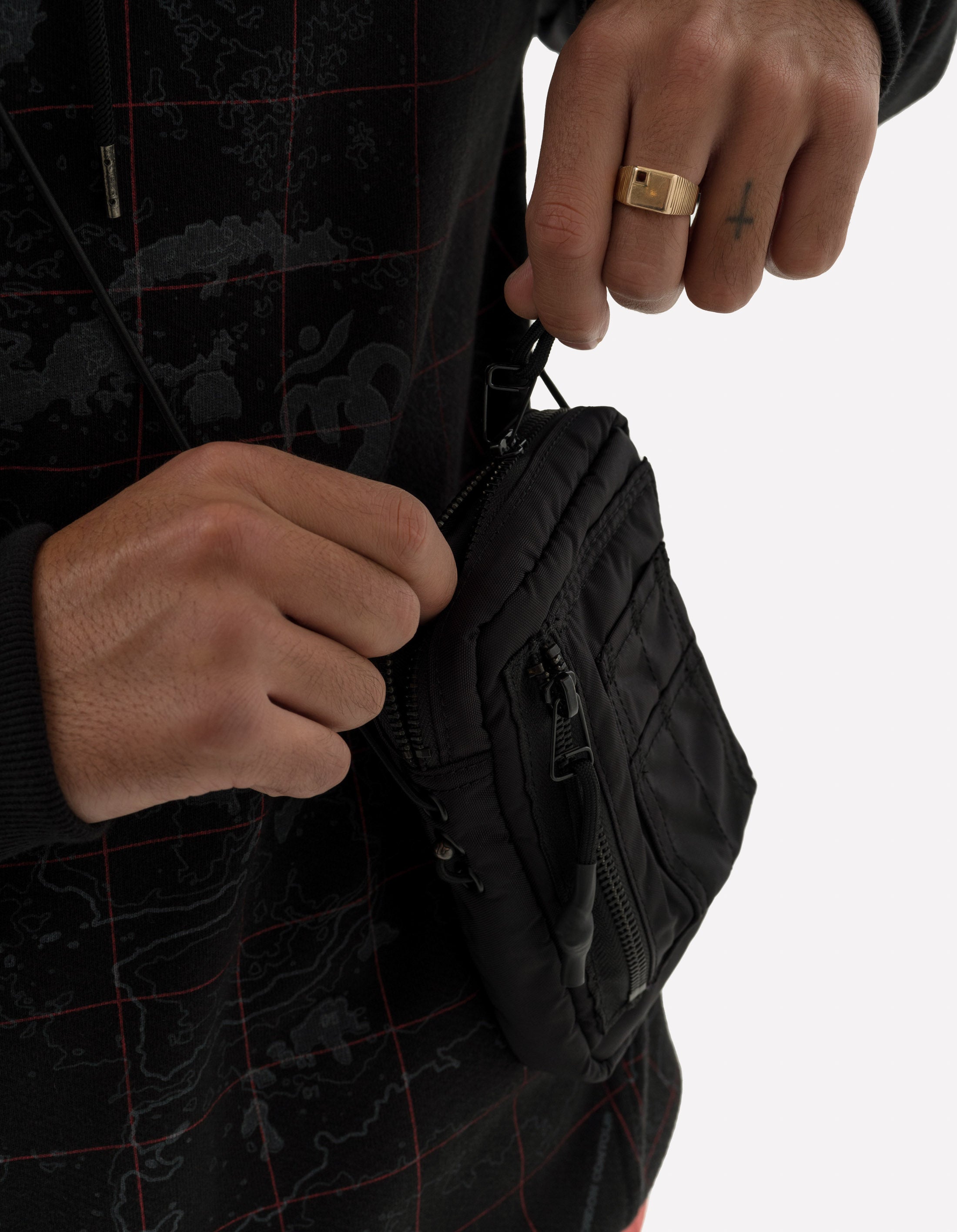 1117 Maha MA Pocket Pouch Black – Maharishi