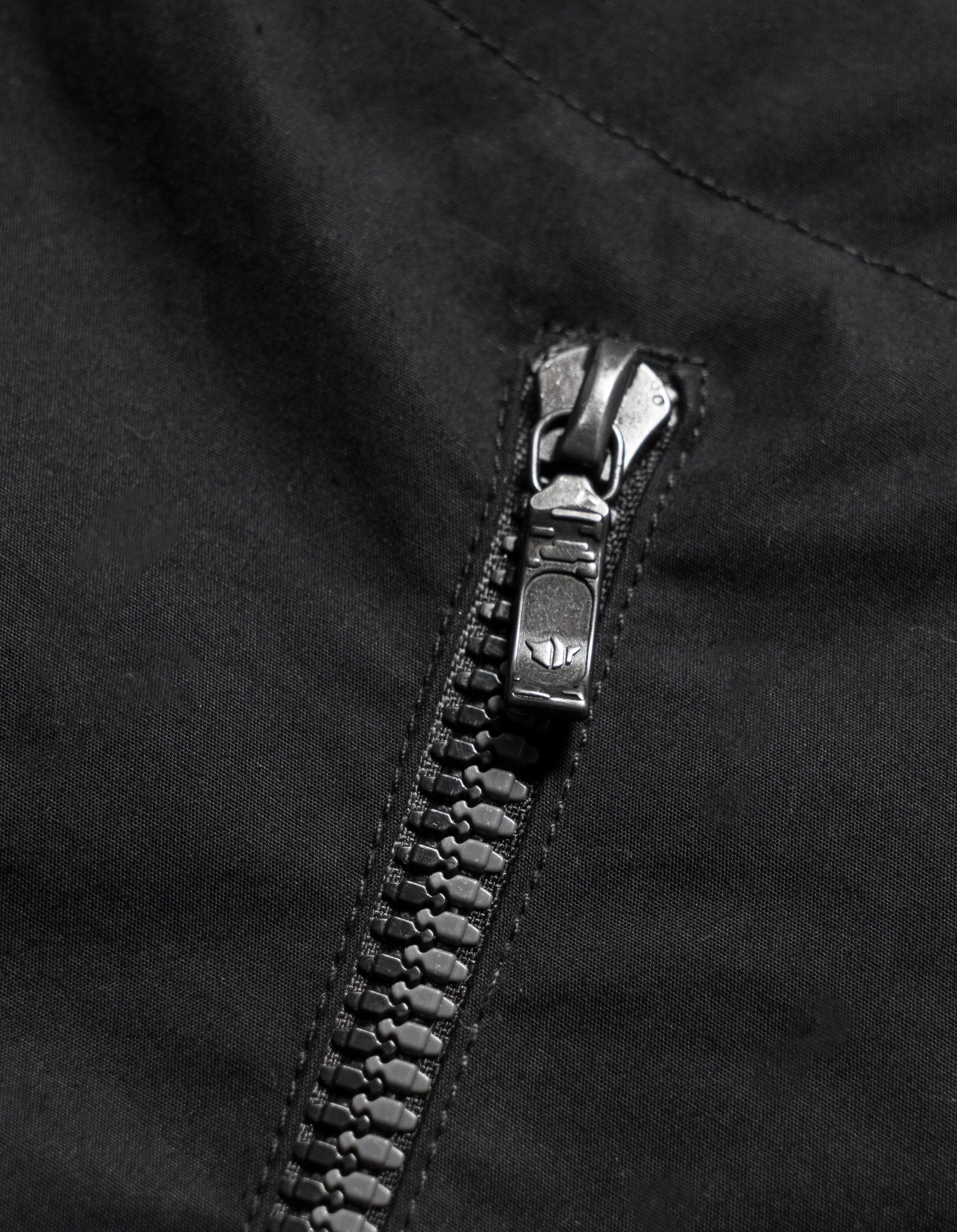 【関税込み】Maharishi ブラック M42 Utility スリングバッグ 6048 M42 Utility Sling Bag Black – Maharishi