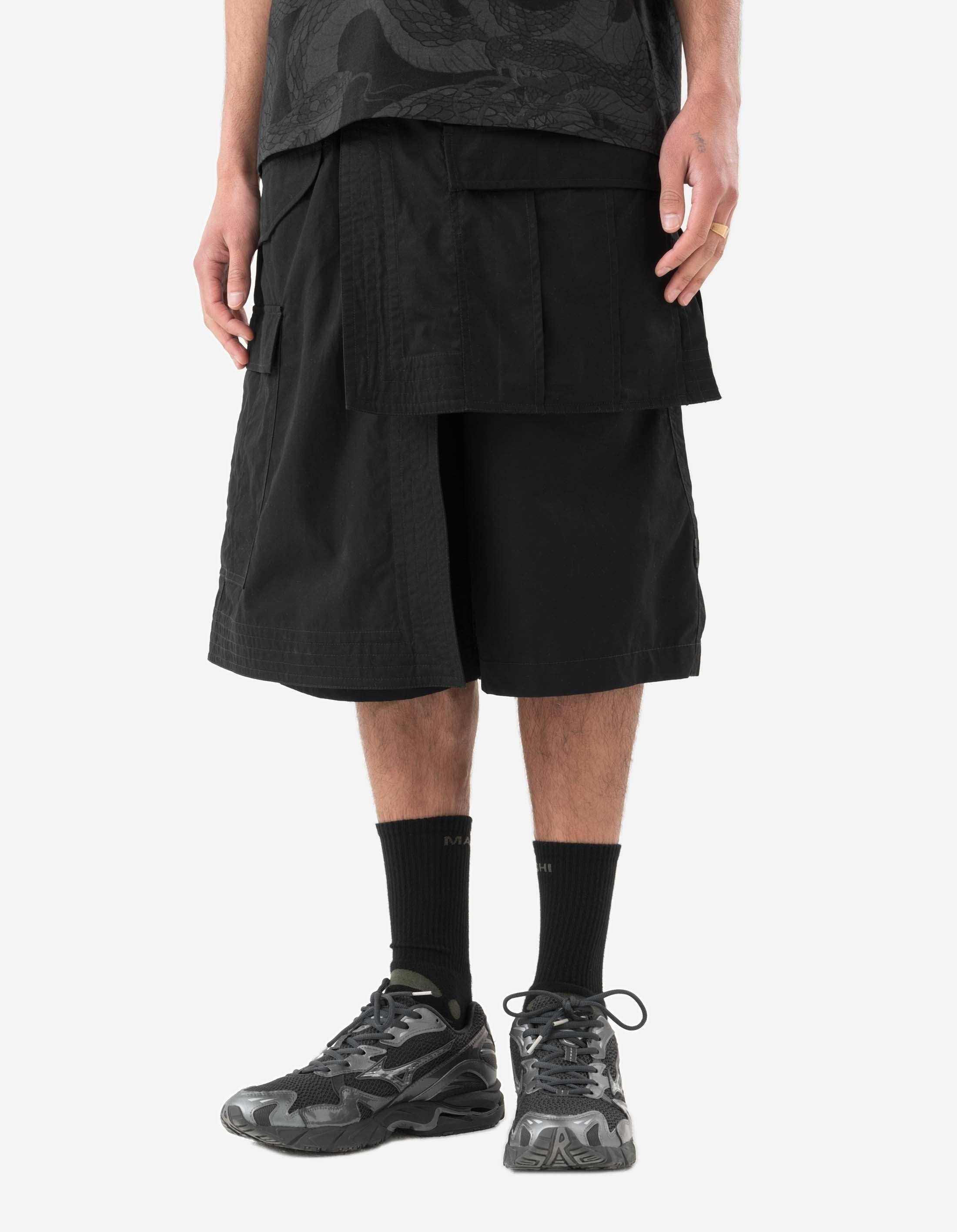 6056 Asym Hakama Shorts Black – Maharishi