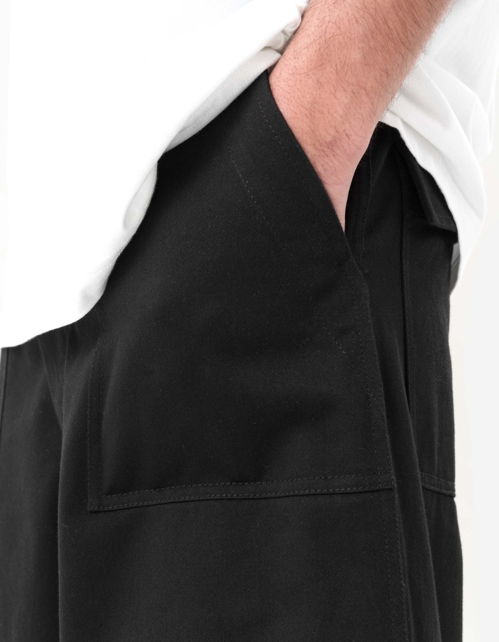 6107 Utility Deck Shorts Black