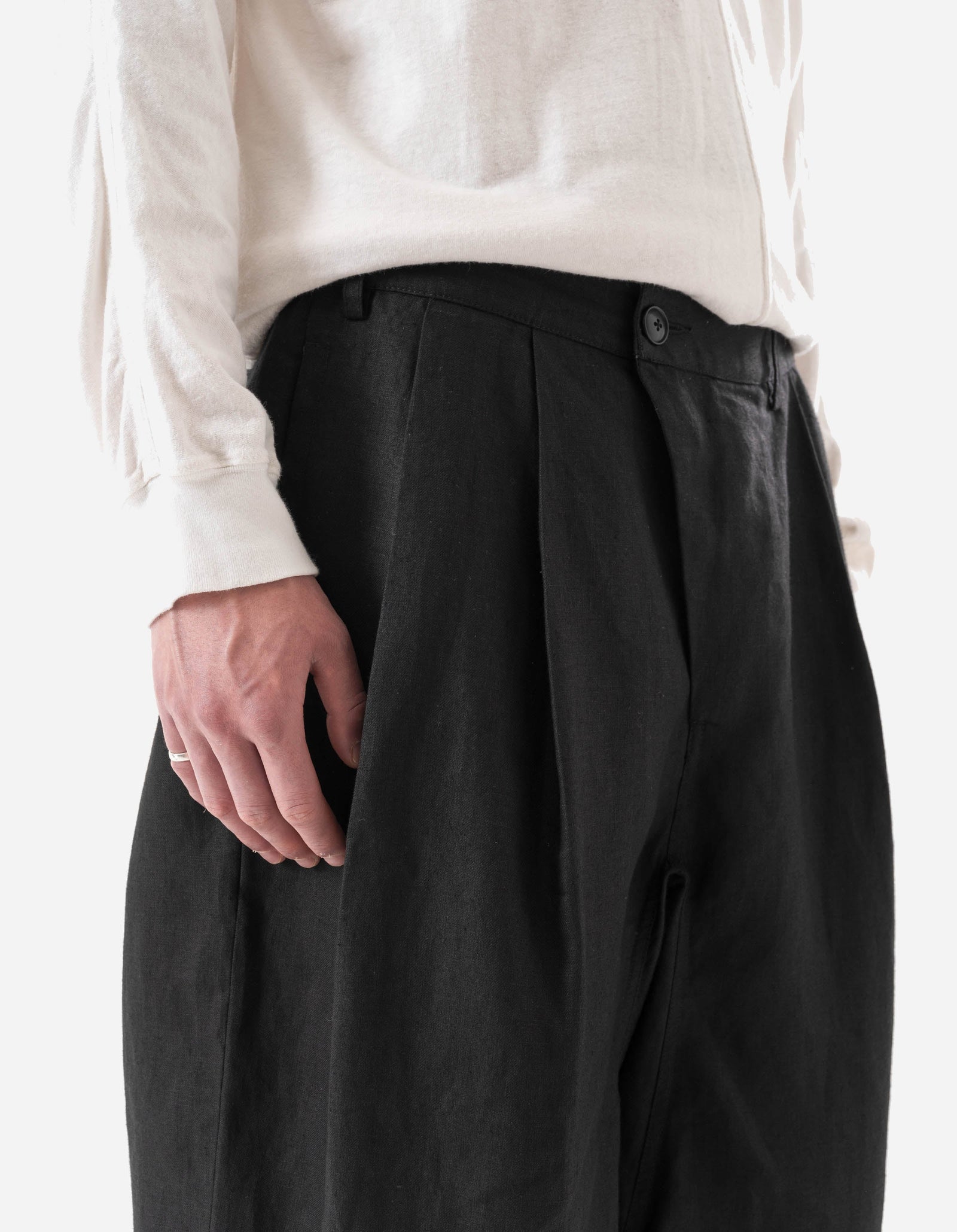 7312 Maha Asym Linen Pleated Pants Black
